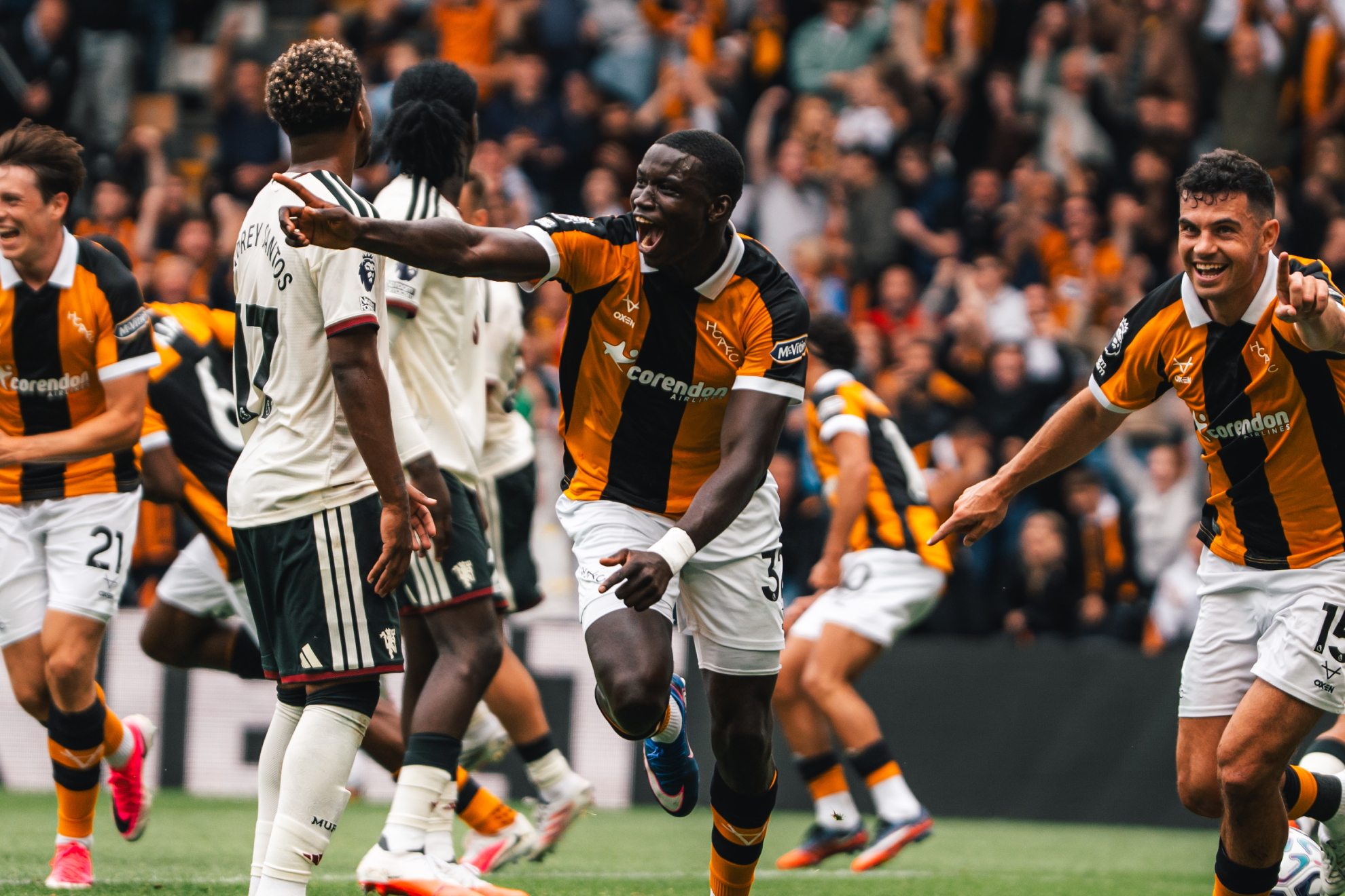 Mendy celebrando el gol contra el United Hull City