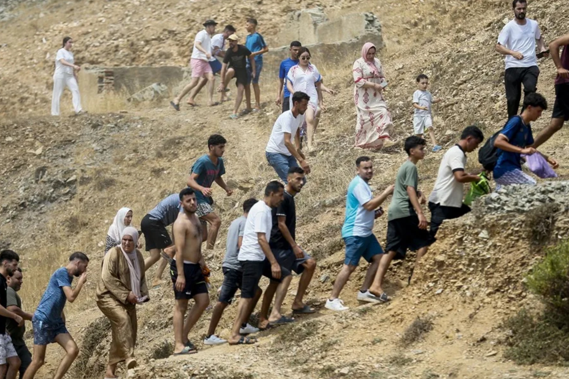 Ceuta se enfrenta a una compleja crisis humanitaria EFE