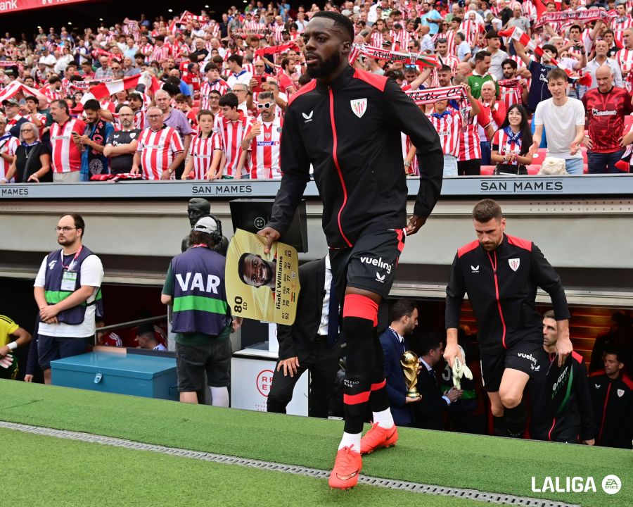Iñaki Williams, saliendo a disputar el primer encuentro de Liga. LALIGA