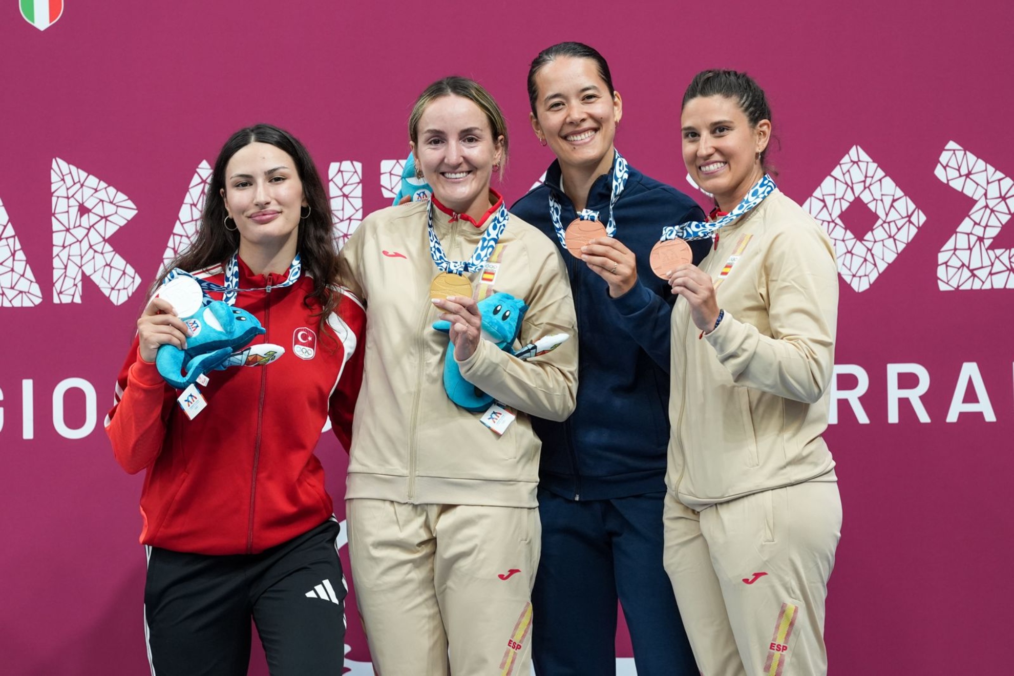 Lucia Martín Portugués y Araceli Navarro, en el podio