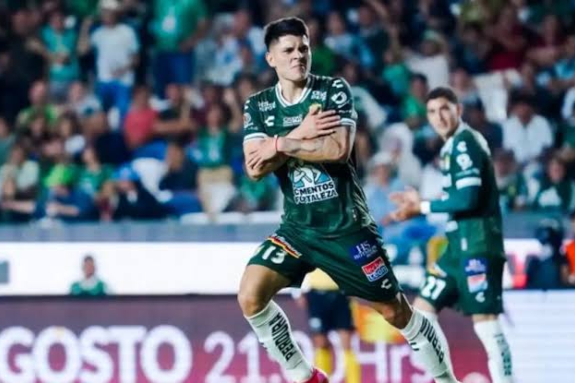 Daniel Arcila firma su séptimo gol consecutivo en México y desata la locura..