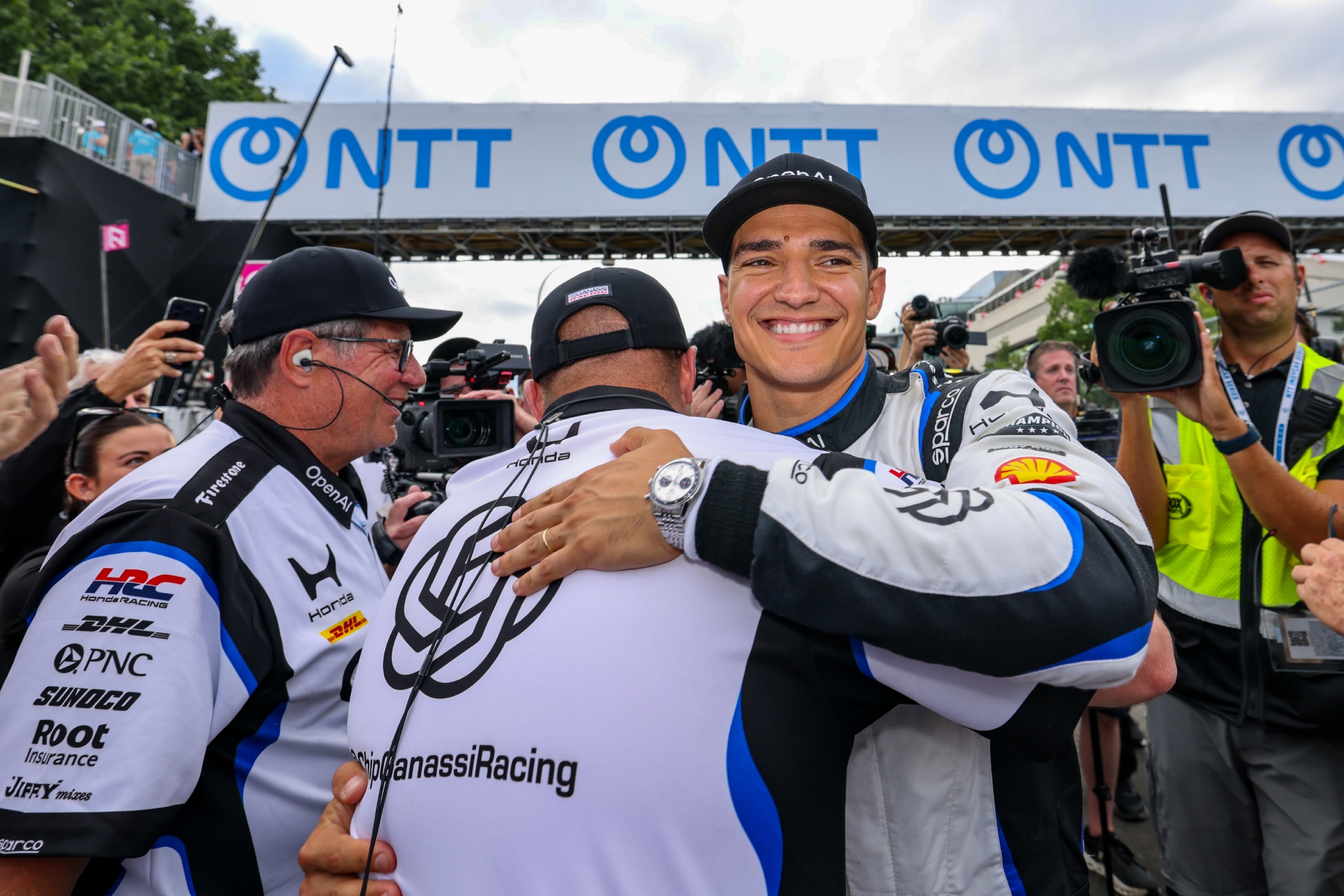 Álex Palou celebra la pole position en la Freedom 250 HRC