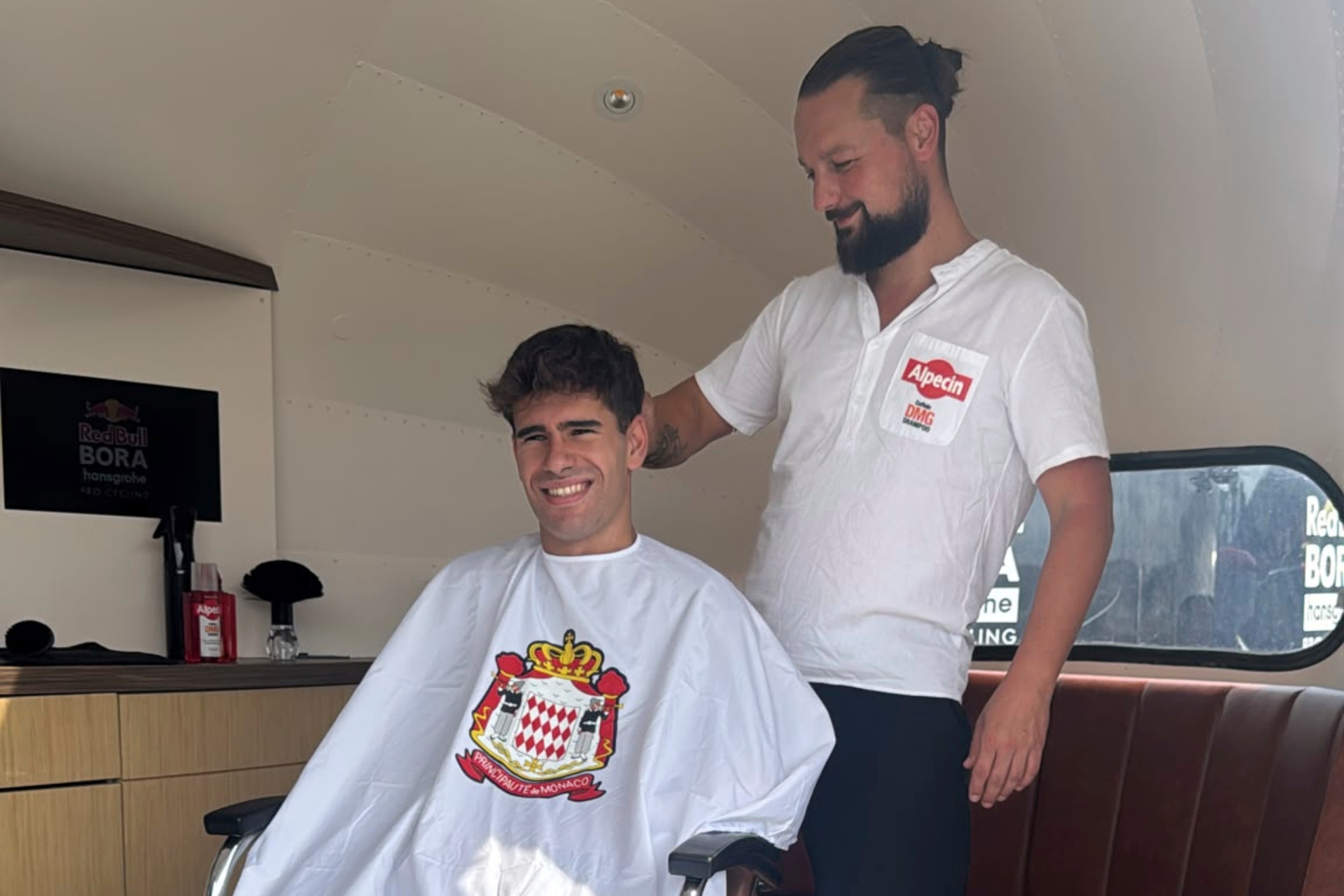 El redactor de MARCA, en la barbería.