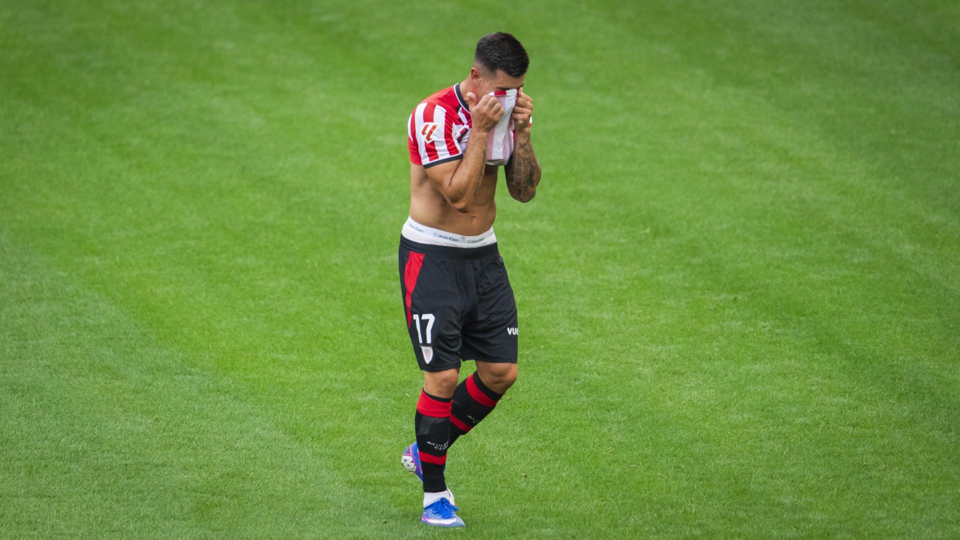 Yuri, tras su expulsión ante el Sevilla.