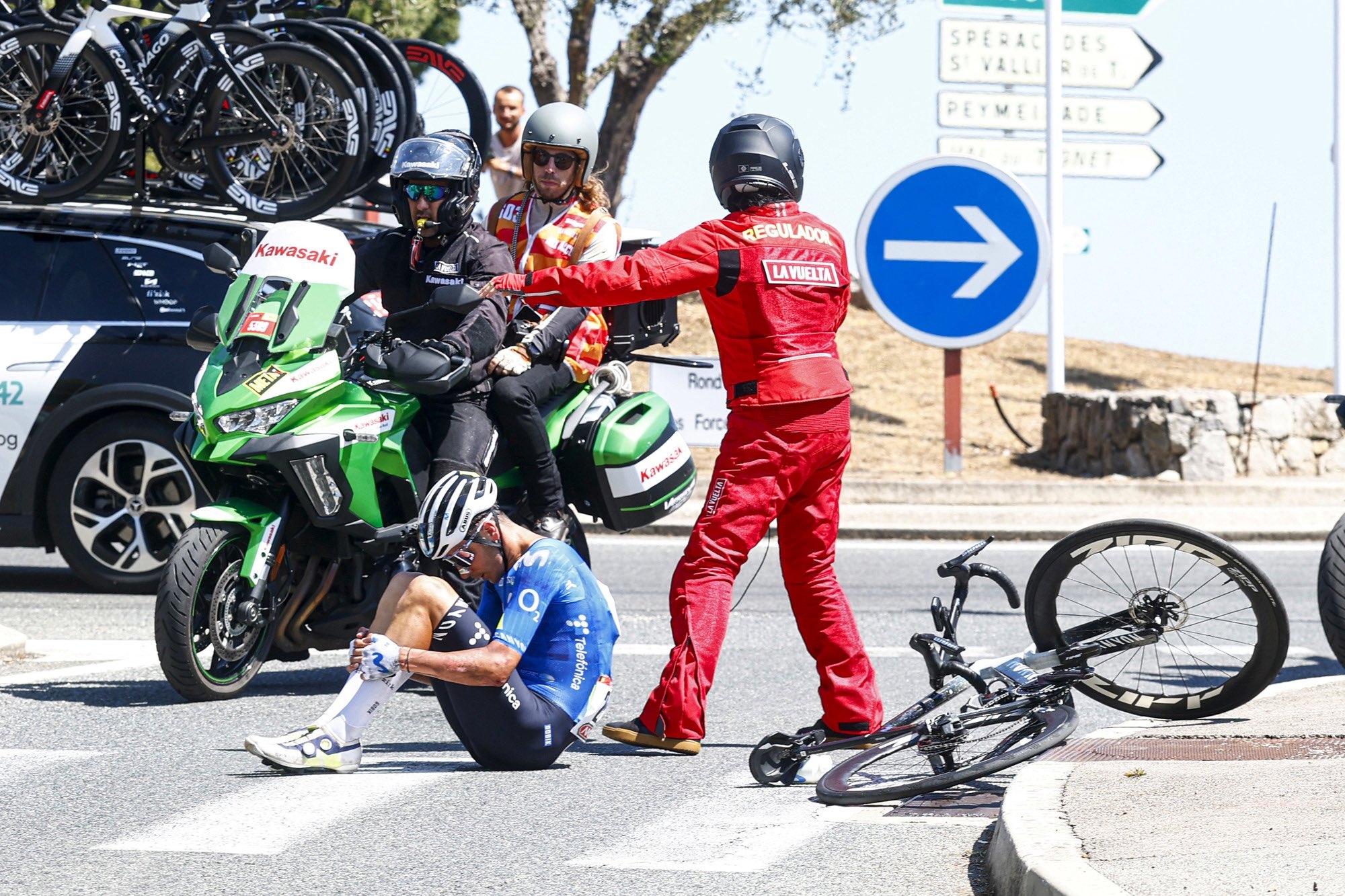Cian Uijtdebroeks se retira de LaVuelta tras sufrir una caída