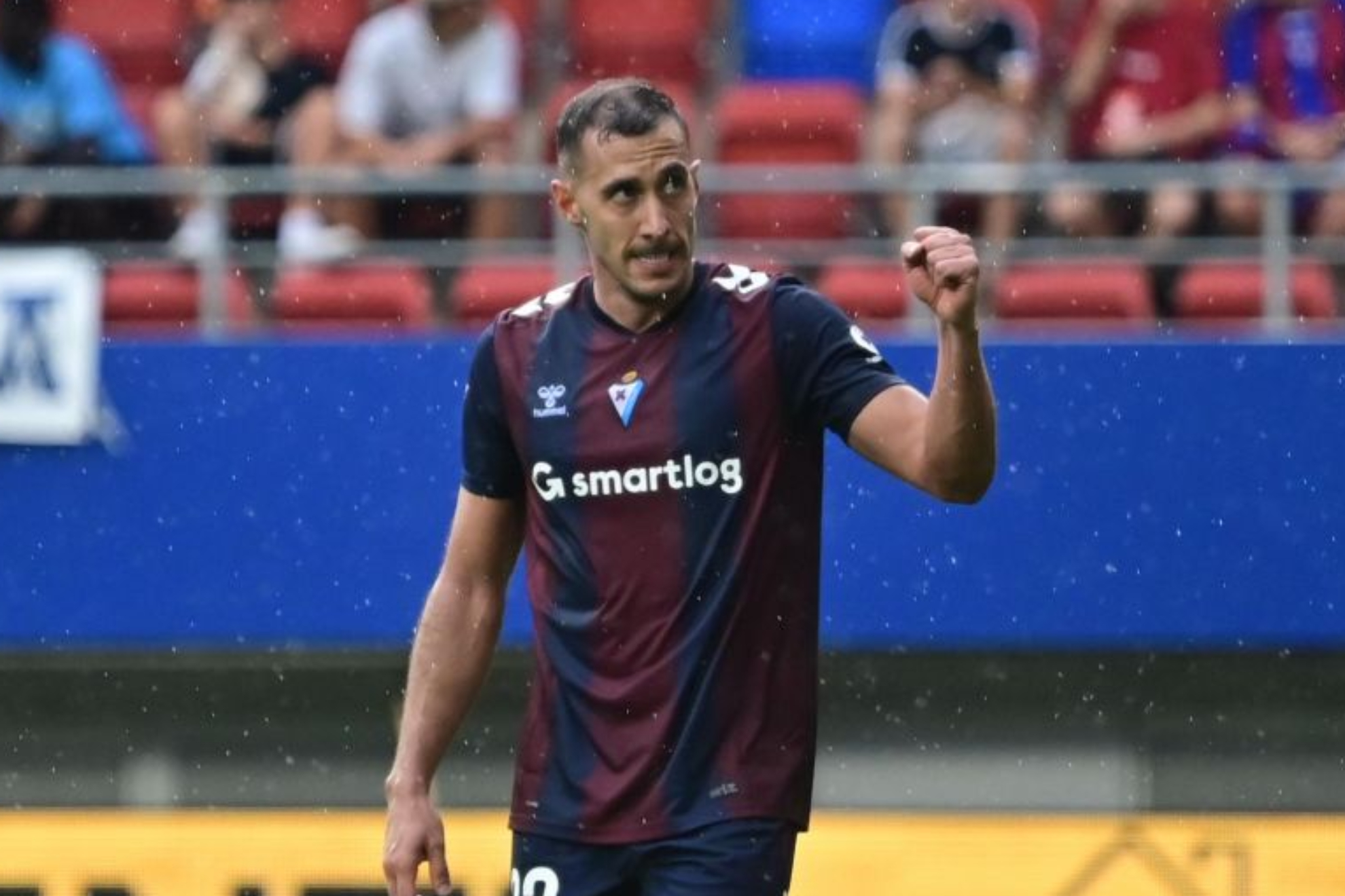 Álvaro Rodríguez, celebrando su gol al Pucela. LALIGA