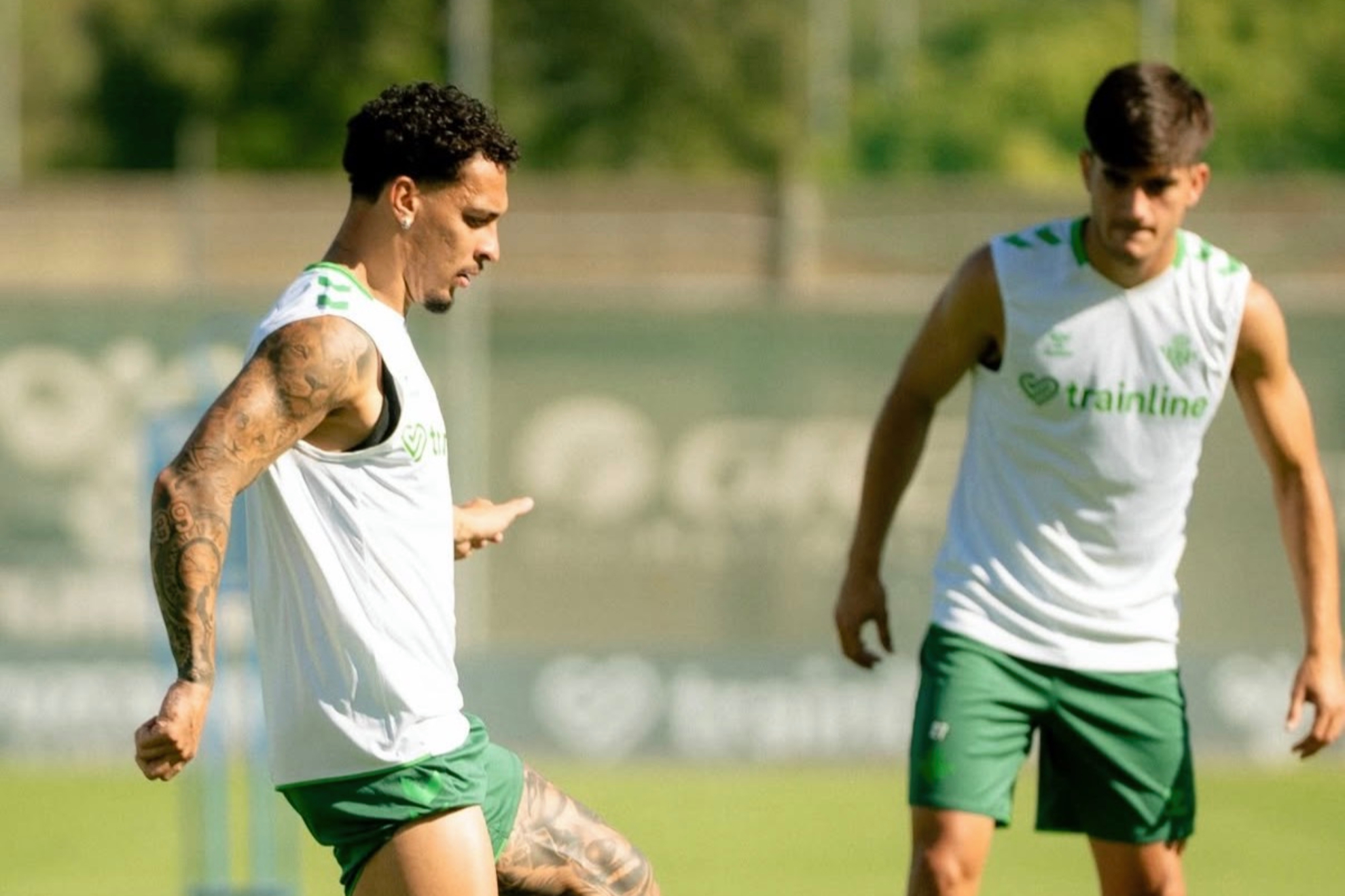 Antony y Morante, en un entrenamiento REAL BETIS