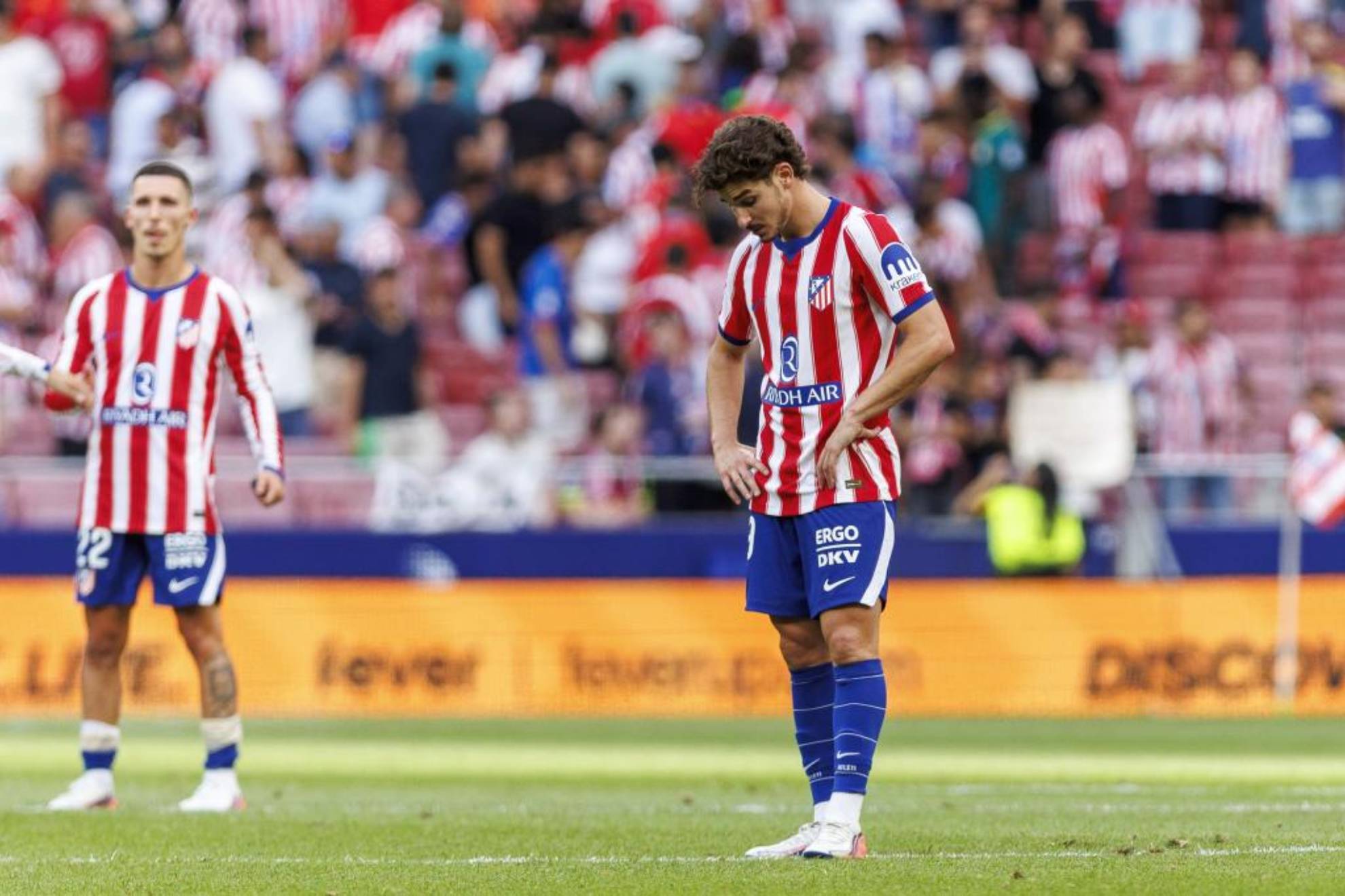 Julián, cabizbajo durante el partido ante el Villarreal Apo Caballero