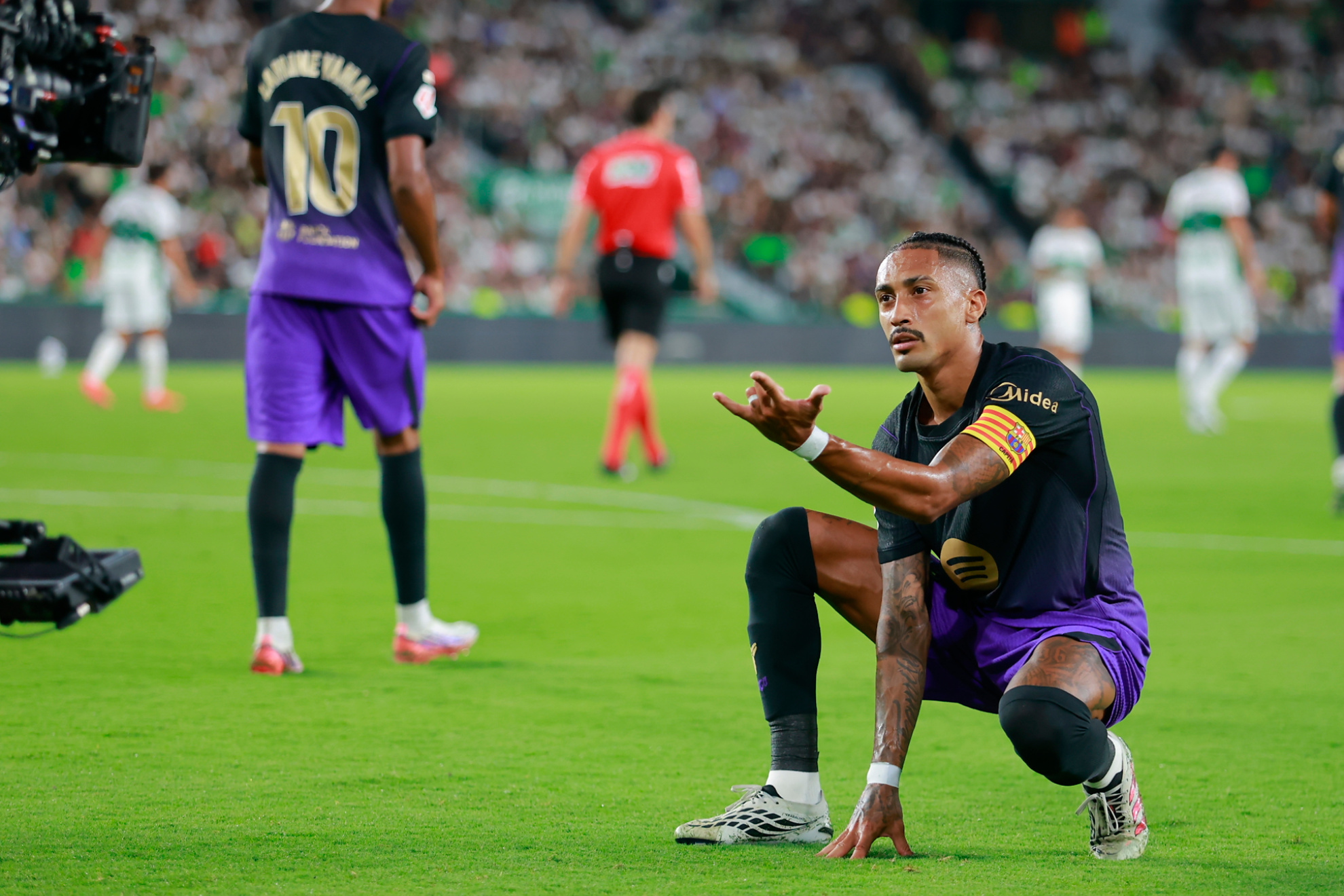 Raphinha celebra su primer gol en Elche EFE