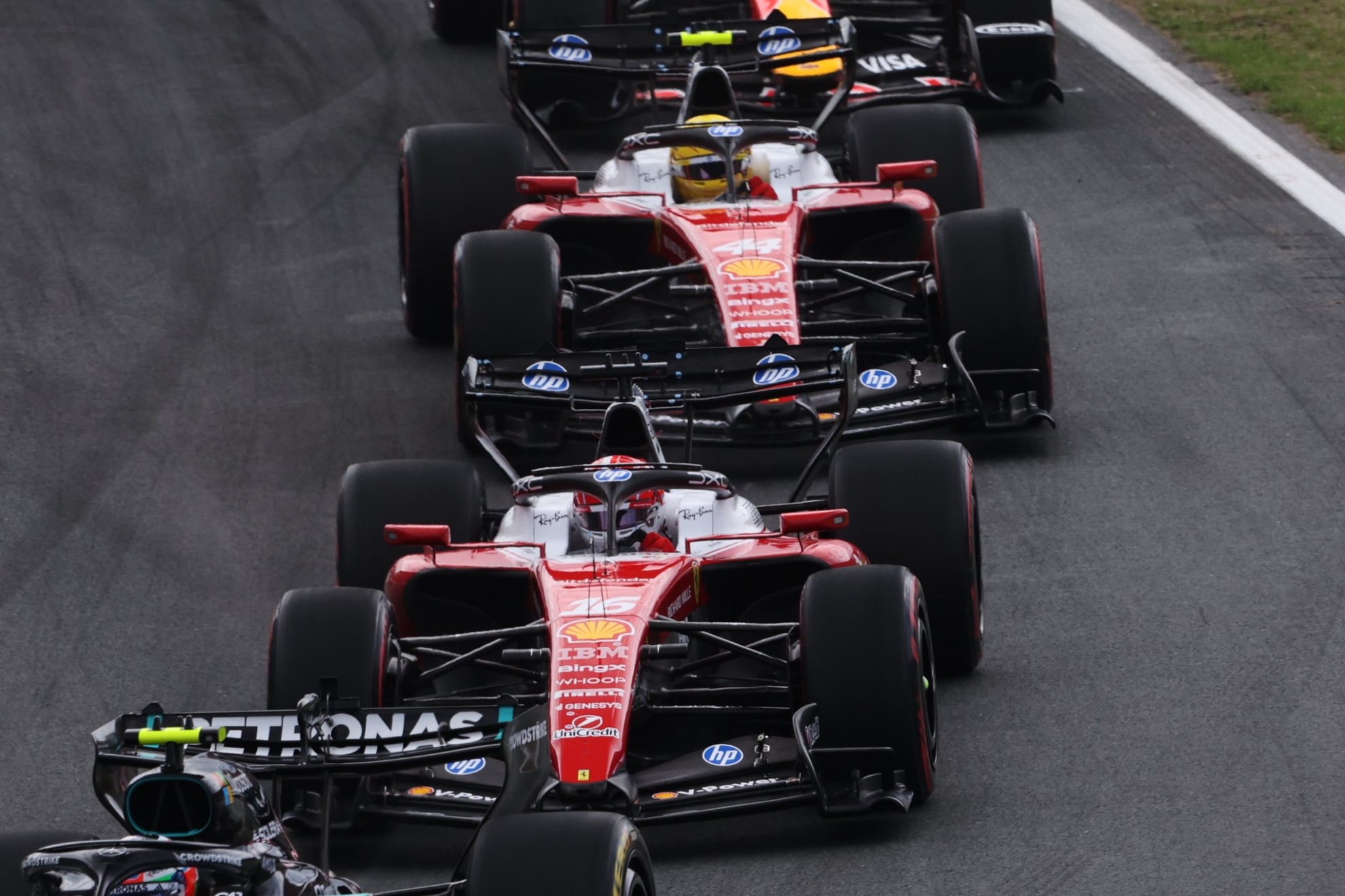 Hamilton sigue a Leclerc en Holanda. SCUDERIA FERRARI