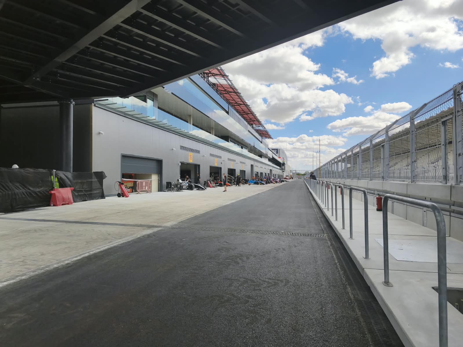 Madring, en la recta final La recta de meta, bajo el podio suspendido tipo Monza. Actualizado: 24/08/2026 13:30 horas