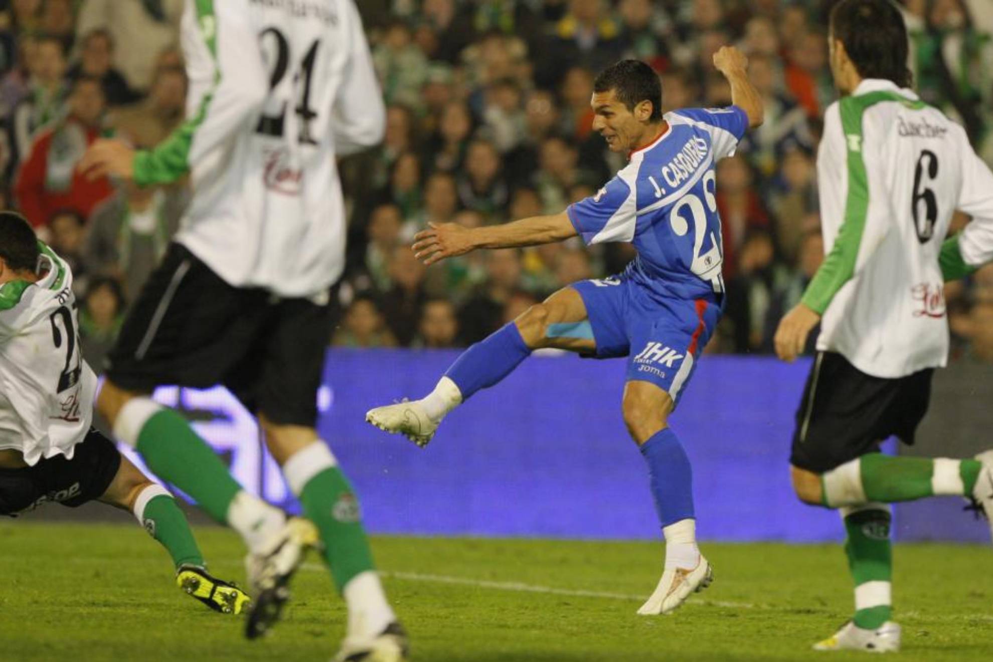 Casquero marca el gol de la polémica en El Sardinero