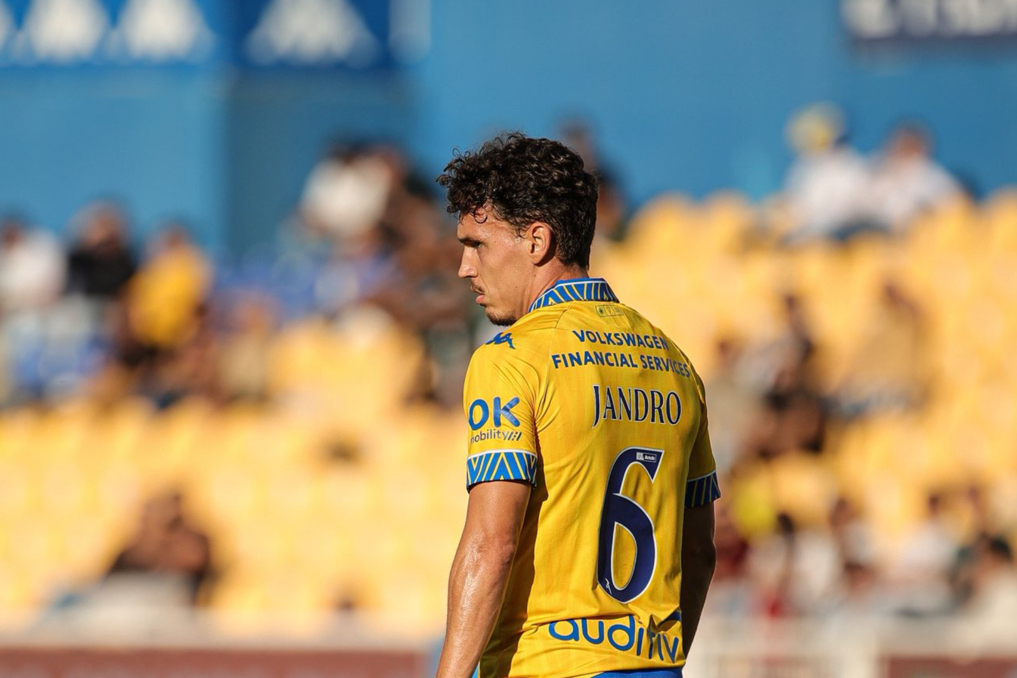 Jandro Orellana, en un partido con el Estoril.