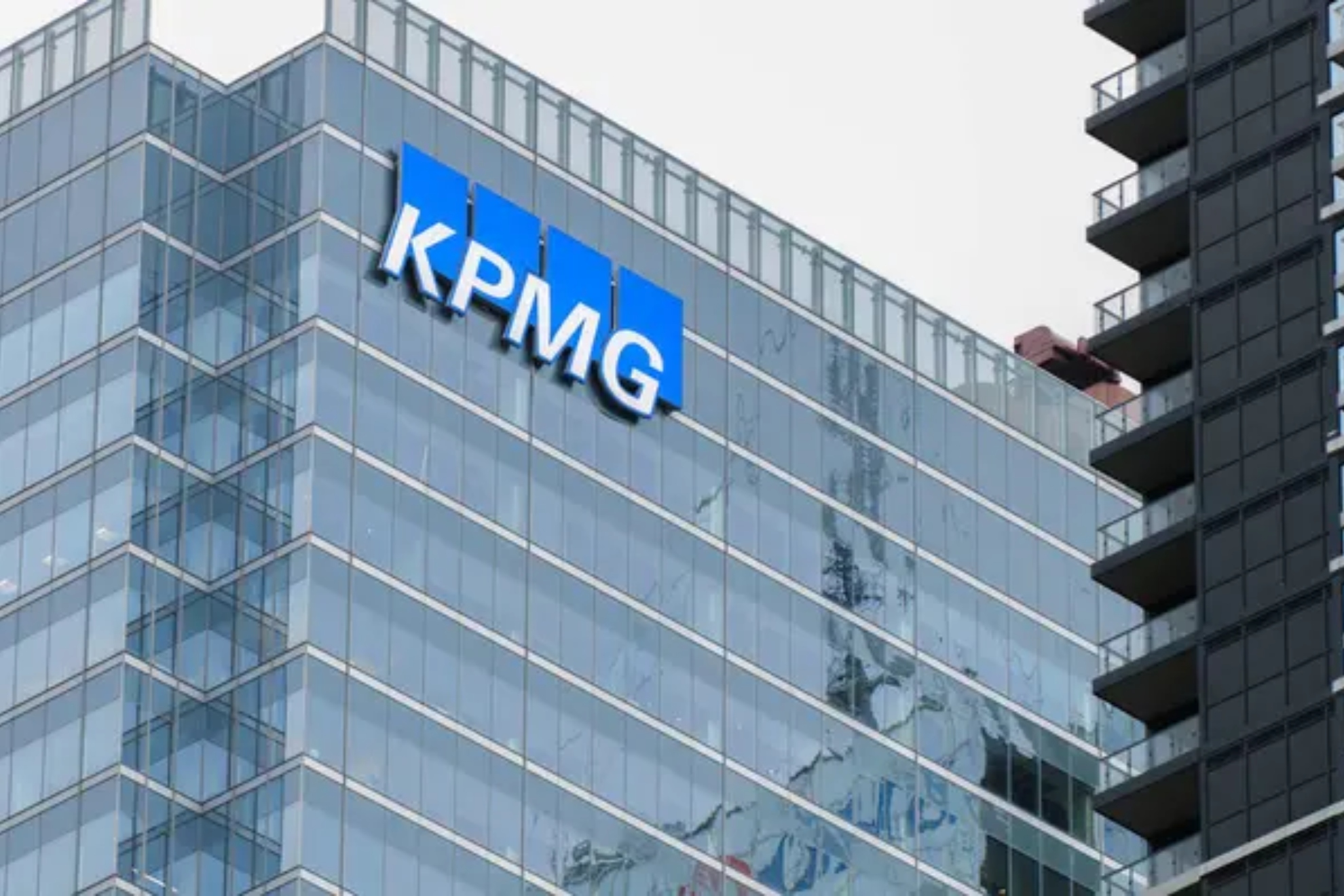 KPMG . Deposithphotos.