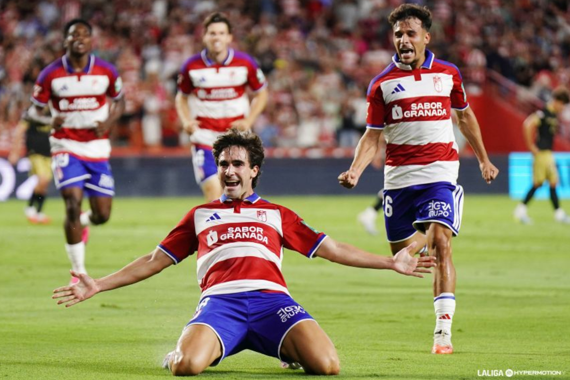 Alemañ, celebrando su gol al Mallorca. LALIGA