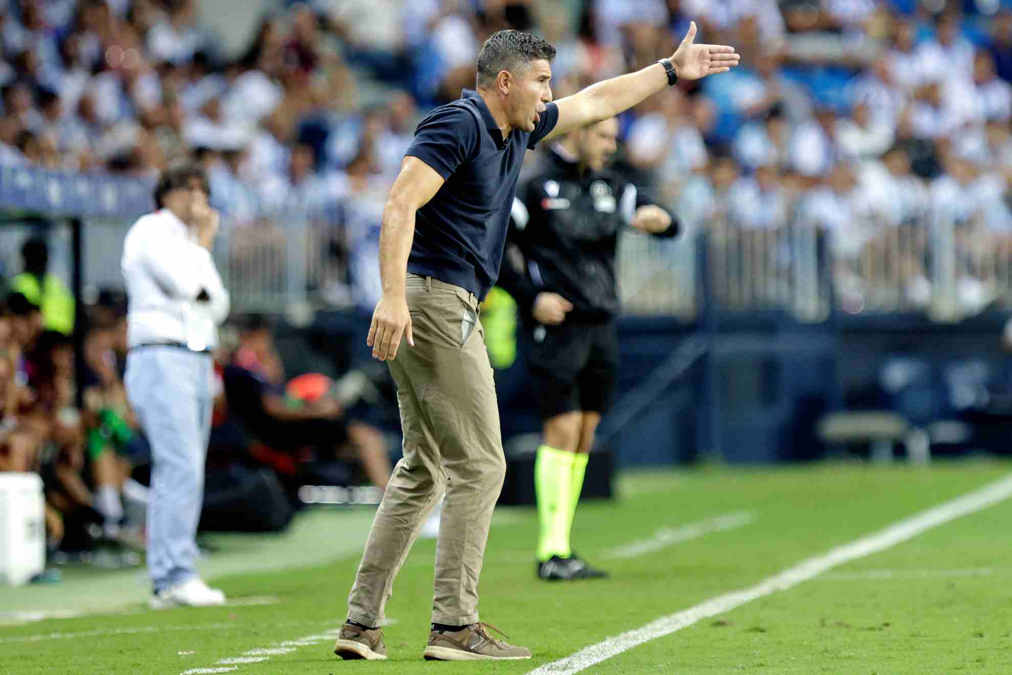 Funes da instrucciones durante el partido ante el Deportivo MARCA