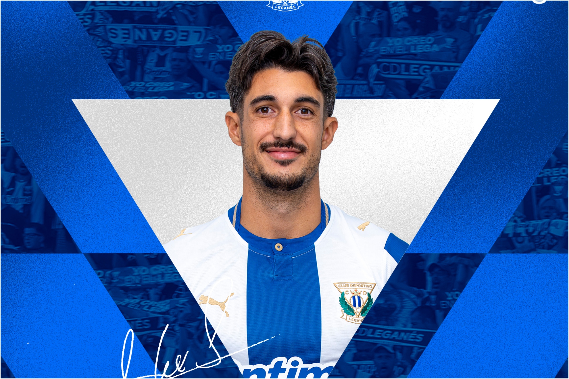 Imagen de Alex Sancris con la elástica del Leganés.