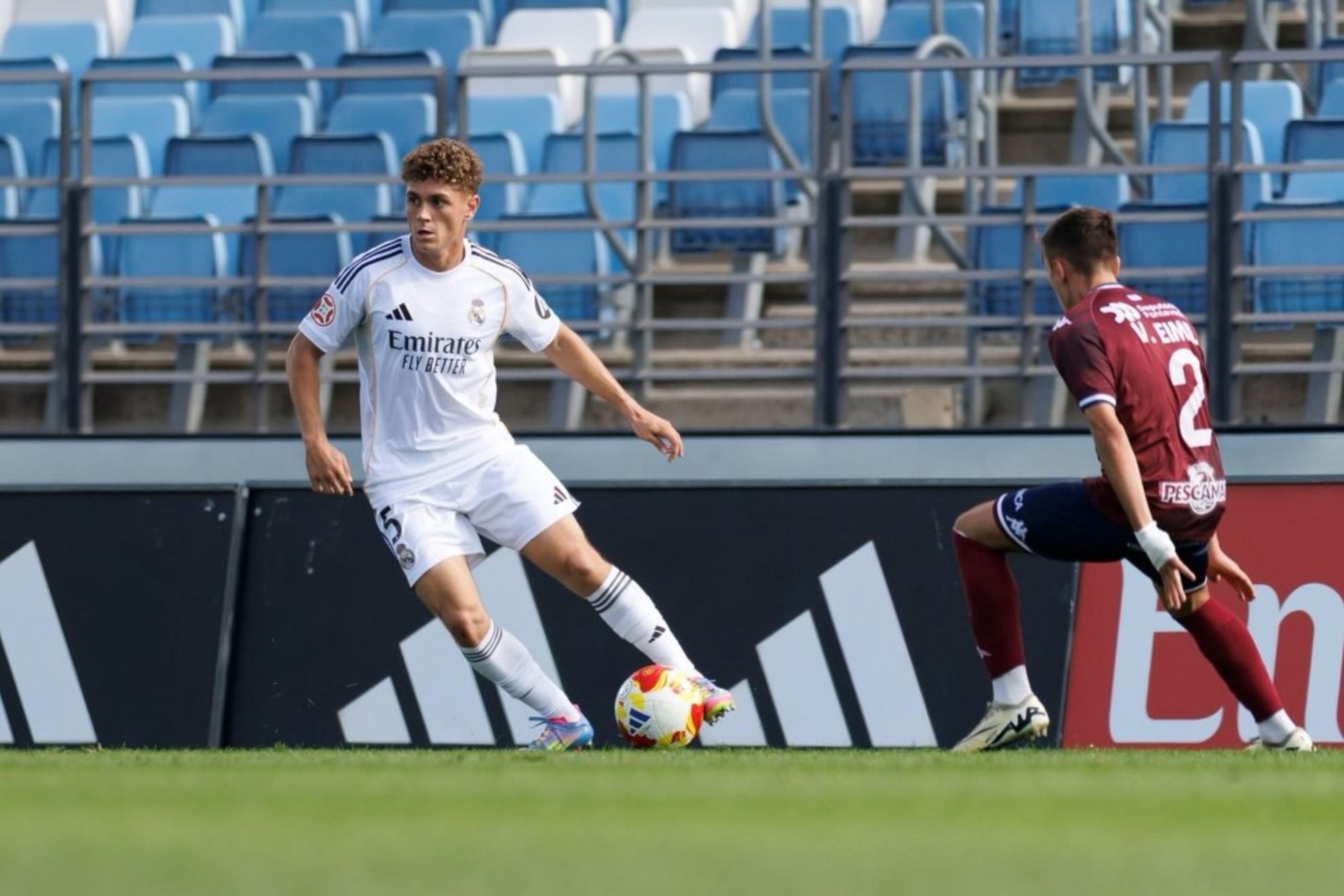 Manu Serrano en un partido con el Castilla. REALMADRID.COM