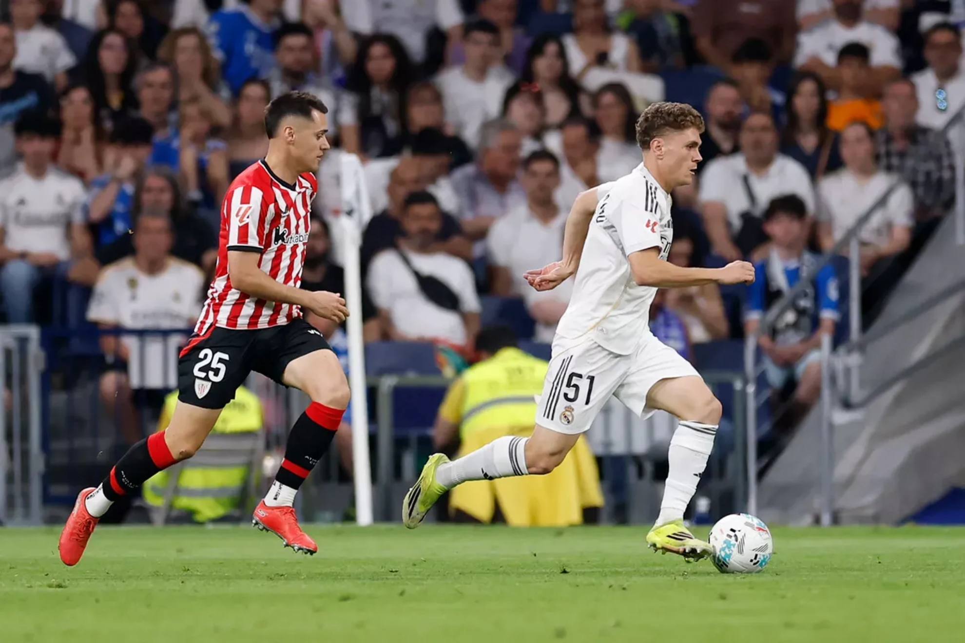 Manu Serrano en el partido en el que debutó con el primer equipo.