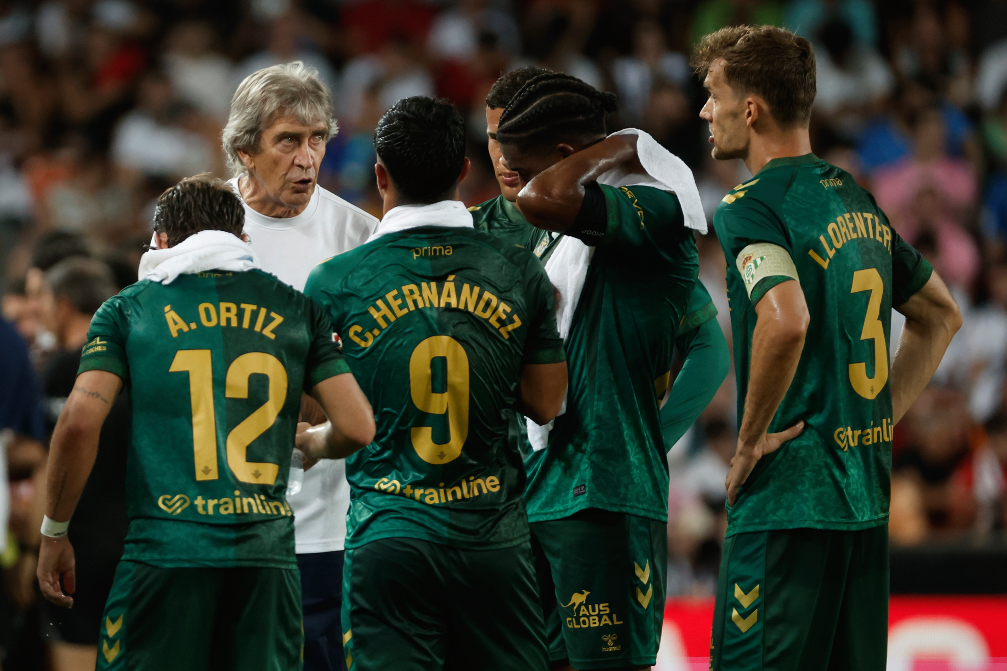 Pellegrini, dando indicaciones EFE