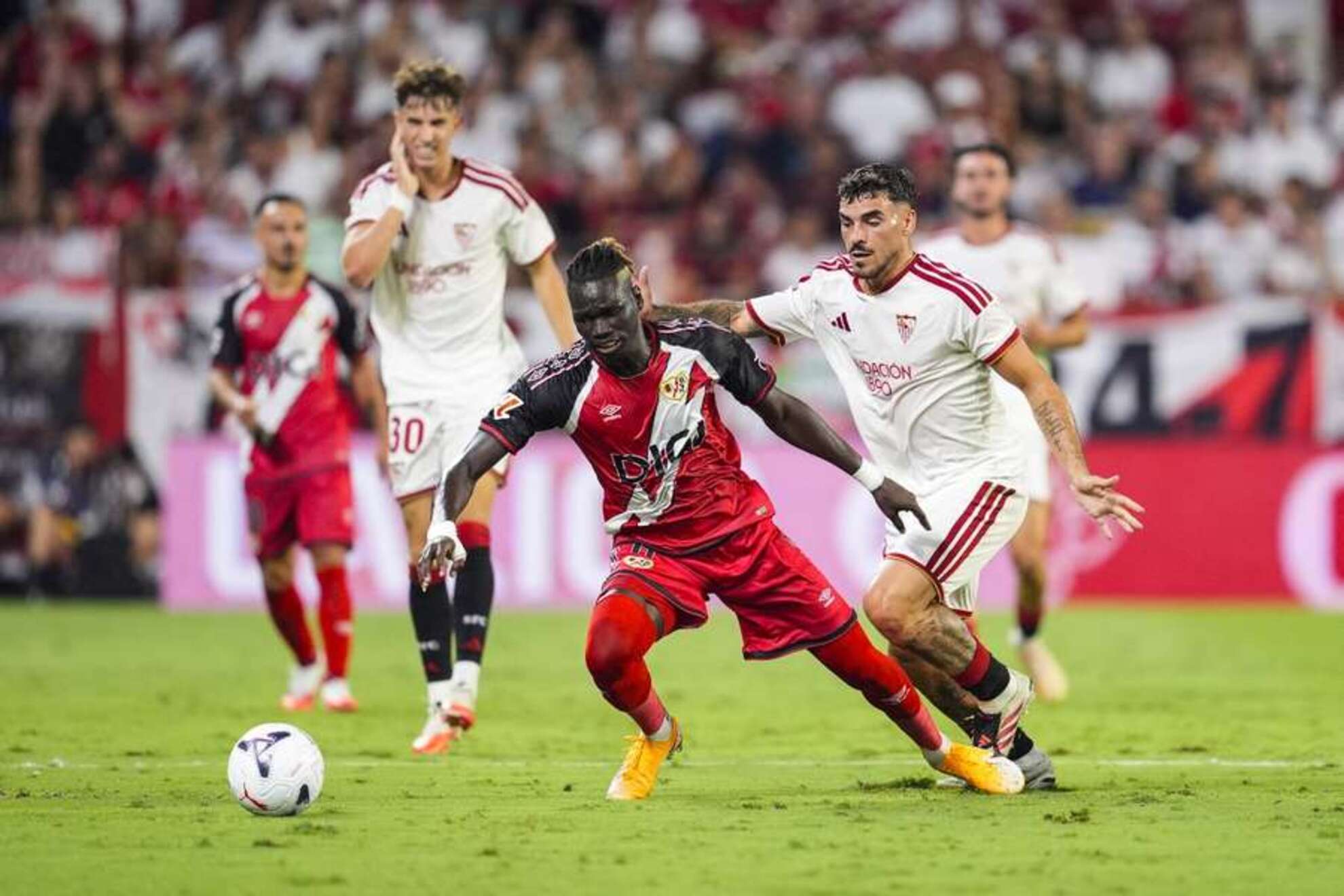 Pathé Ciss, durante el primer partido contra el Sevilla
