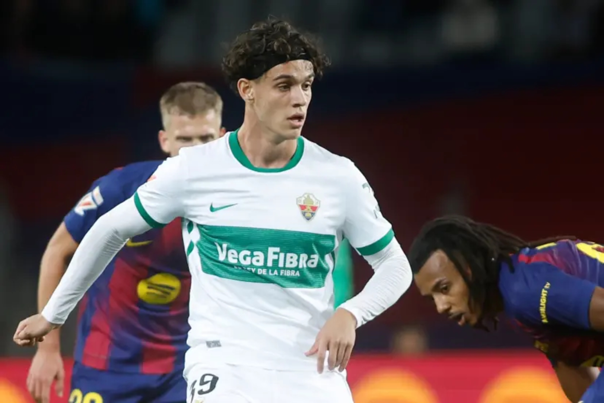 Héctor Fort, en el partido que jugó la pasada campaña con el Elche contra el Barcelona. Francesc Adelantado