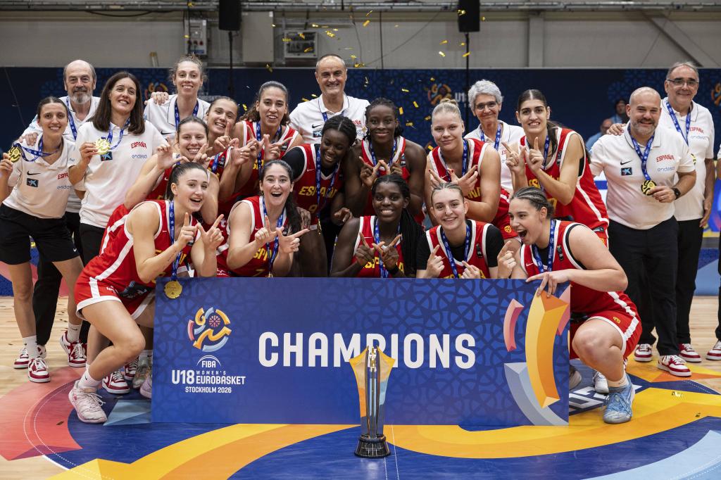 La selección Sub 18 femenina, con la medalla de oro conquistada en el Eurobasket.