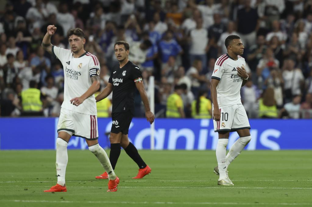 Valverde y Mbappé tras el 1-0.