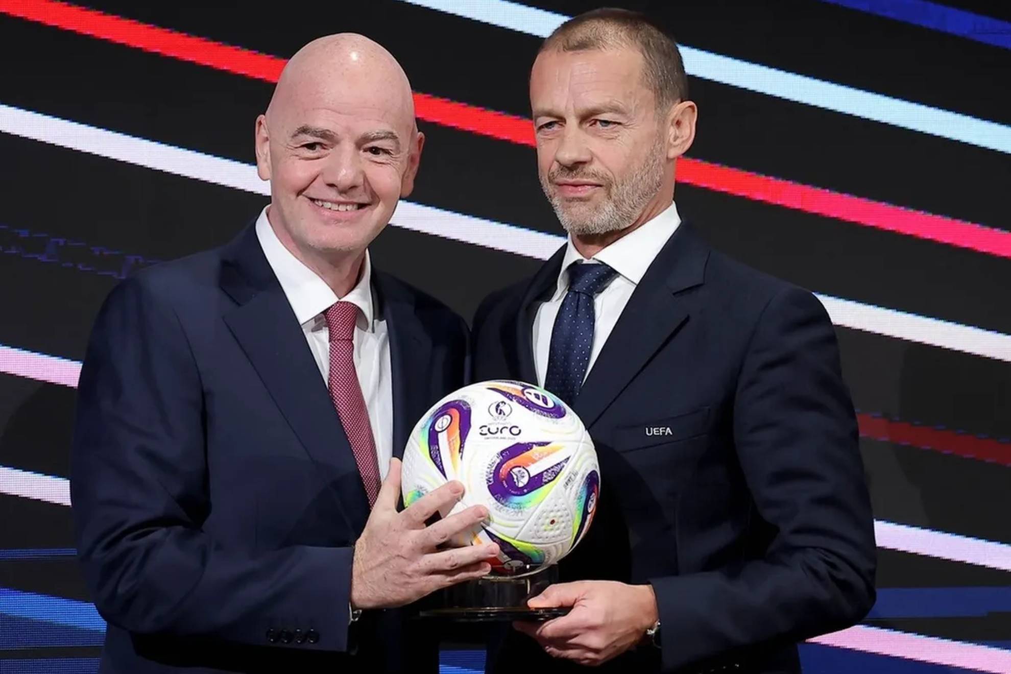Infantino y Ceferin, en un congreso de la UEFA.