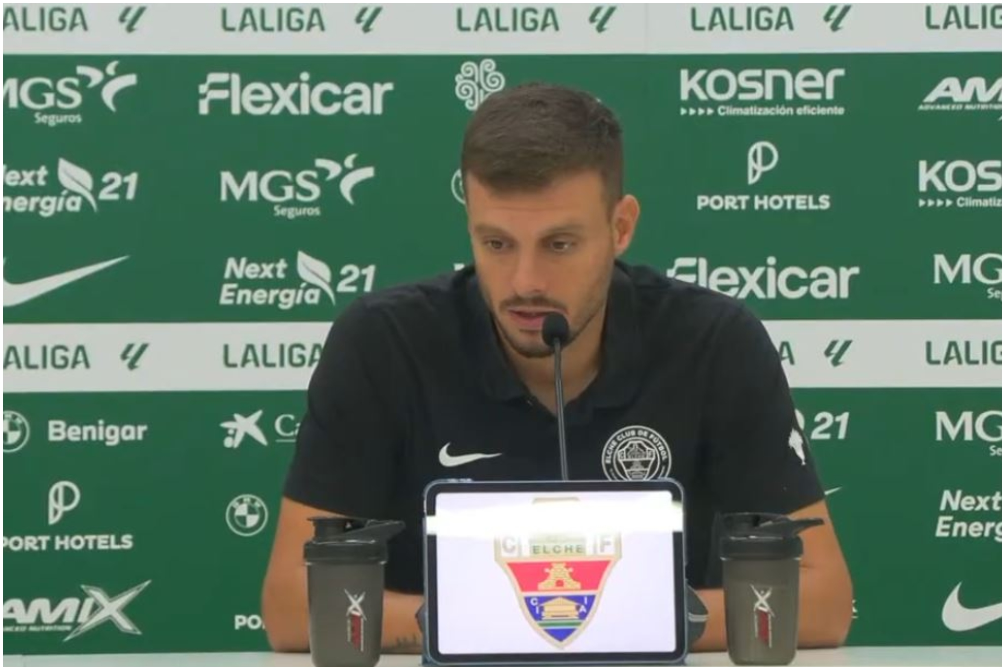 Anselmi en rueda de prensa.