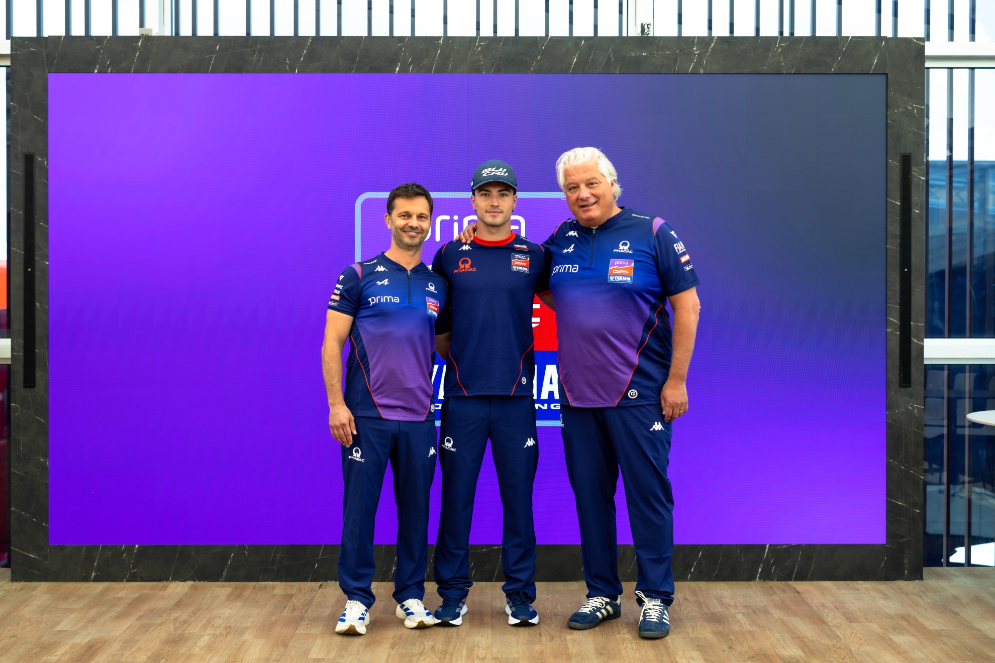 Gino Borsoi, Izan Guevara y Paolo Campinotti.