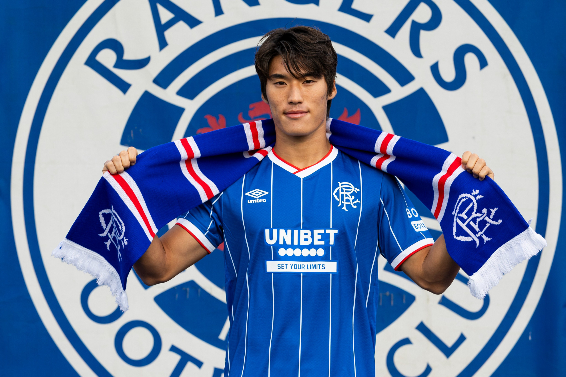 Min-su Kim con la camiseta del Rangers Rangers vía X