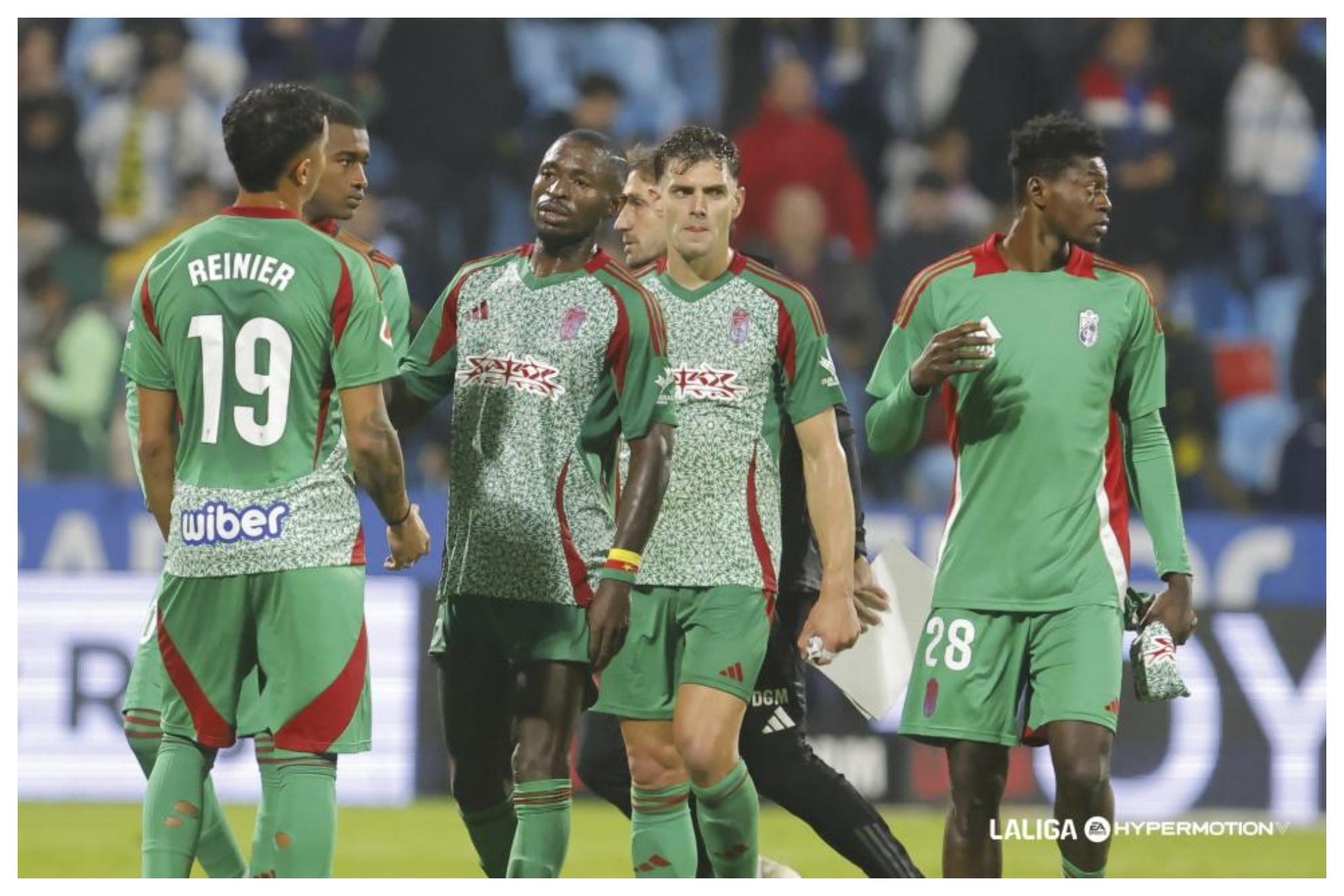 Óscar Nassei, a la derecha del todo en un partido del Granada LALIGA