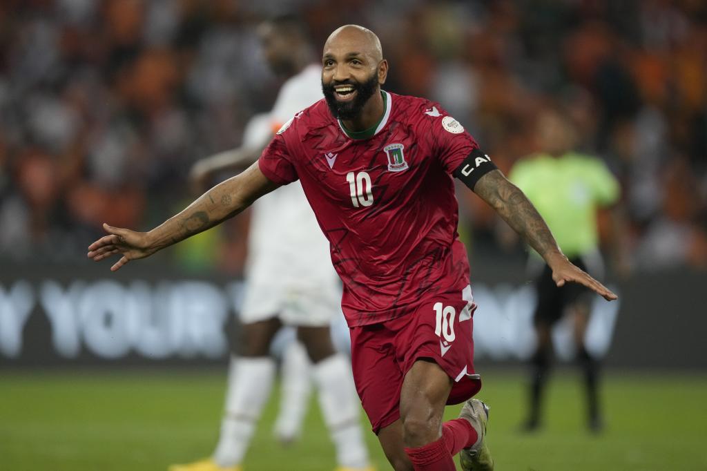 Emilio Nsue, celebrando un gol con la selección guineana