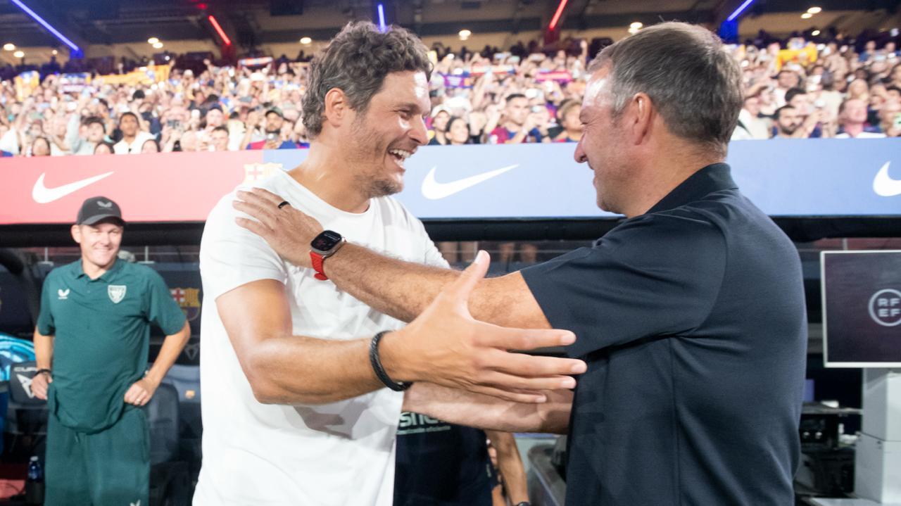 Terzic y Flick se saludan antes del partido. Athletic Club