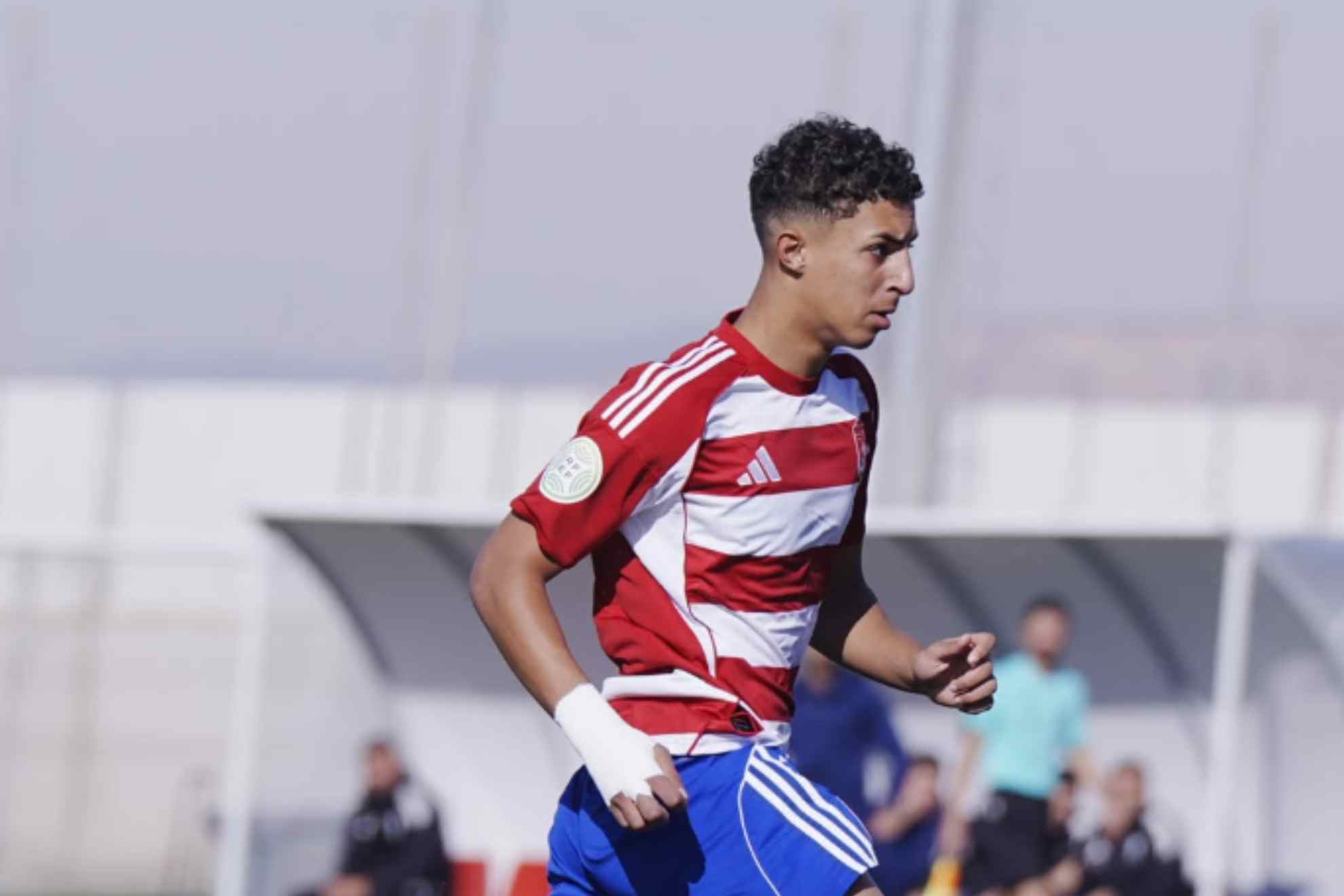 Zinebi, en un partido con el Granada. INSTAGRAM @canteranazari