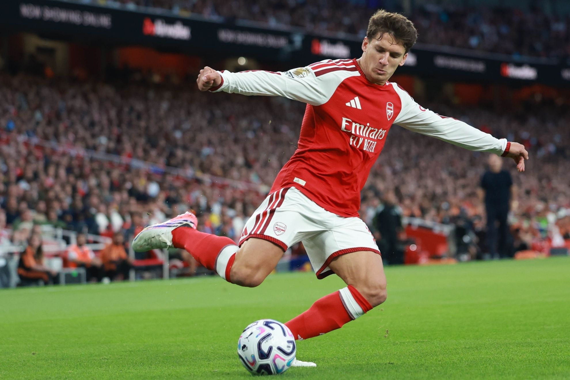 Tzolis, durante el partido contra el Coventry City