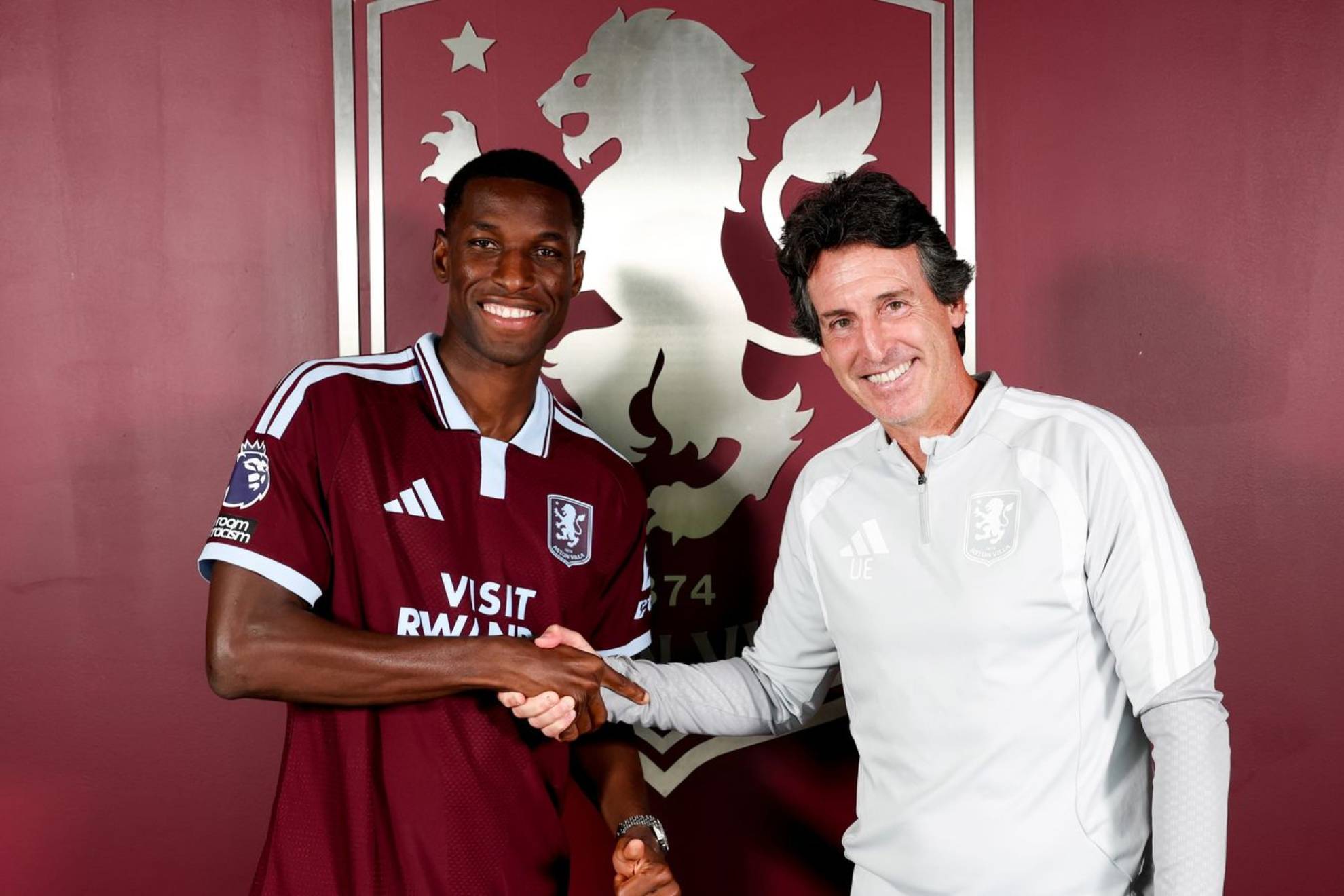 Nicolas Jackson y Unai Emery. Aston Villa