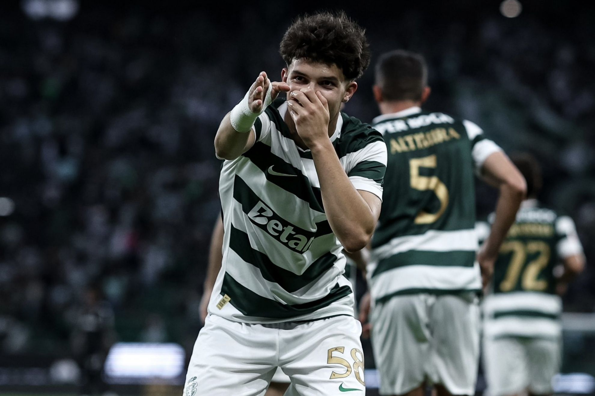 Flávio Gonçalves celebra un gol con el Sporting CP @SportingCP