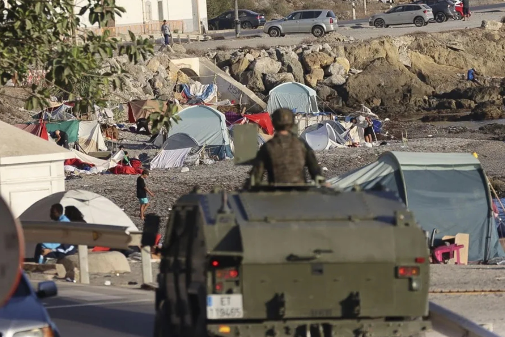 Cuatro detenidos en Ceuta tras apedrear a una patrulla militar y herir a un sargento EFE