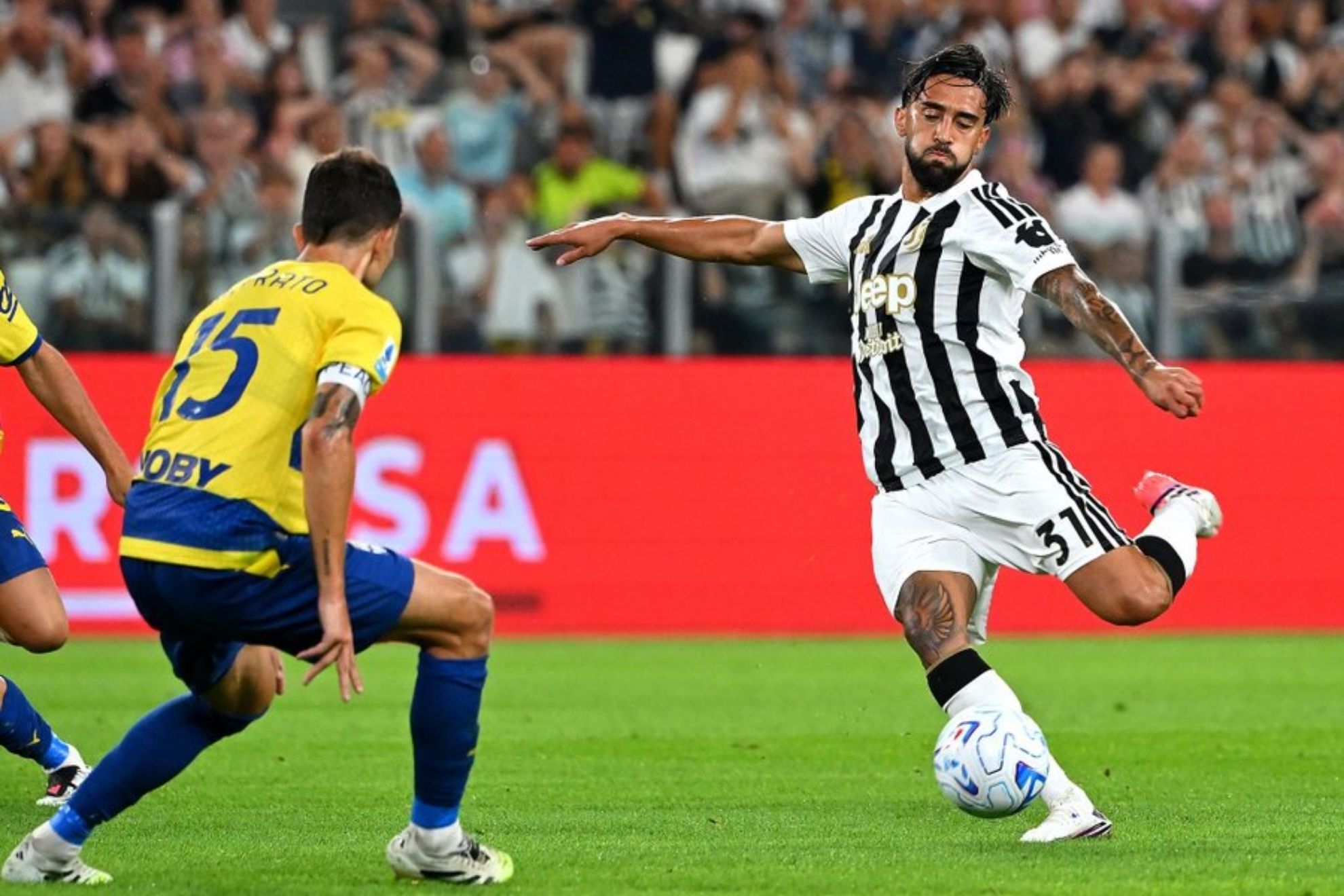 Nico González dispara en su gol contra el Parma @juventusfc