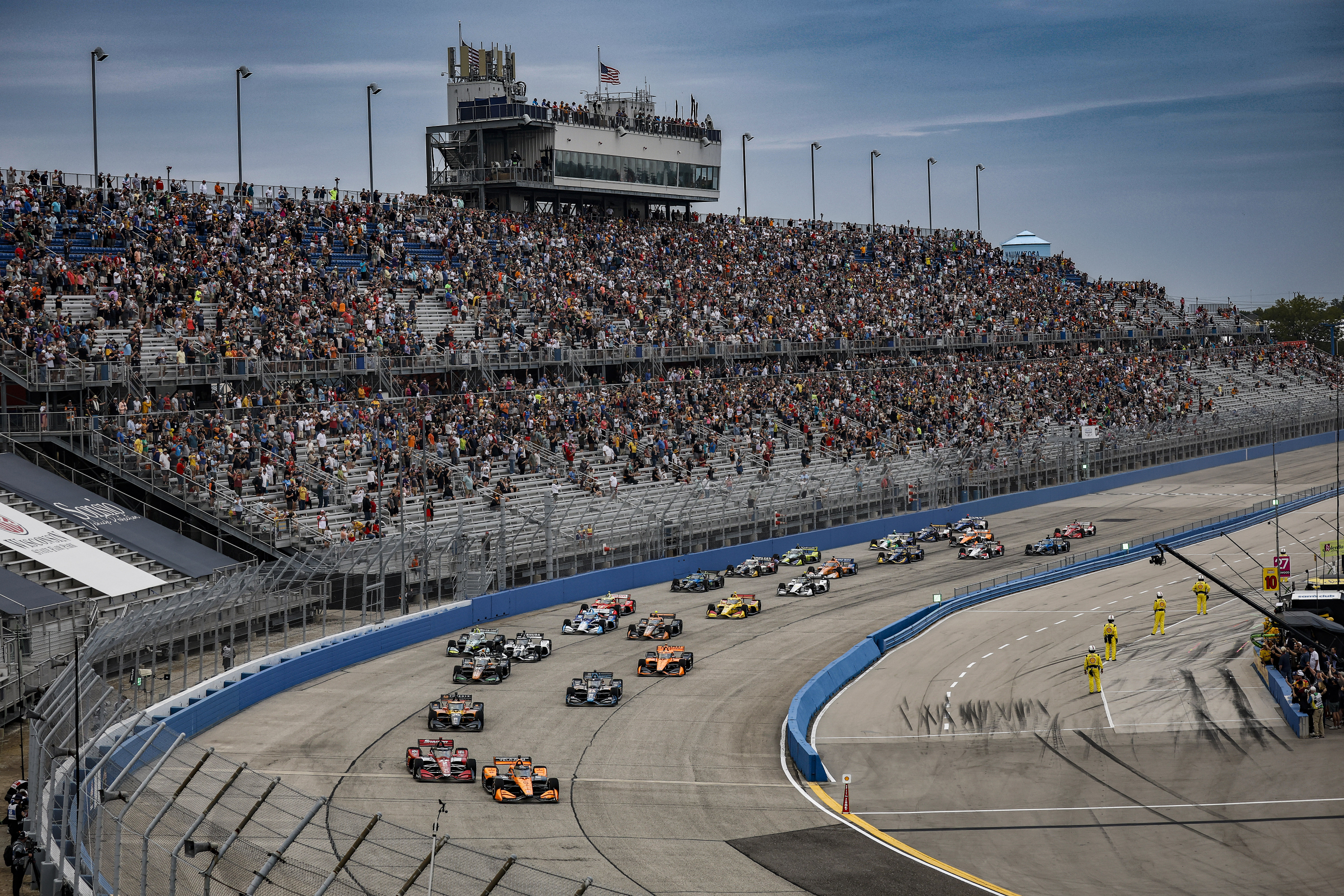 El Milwaukee Mile vivirá dos carreras en cuatro horas... decisivas para el título Michael L. Levitt