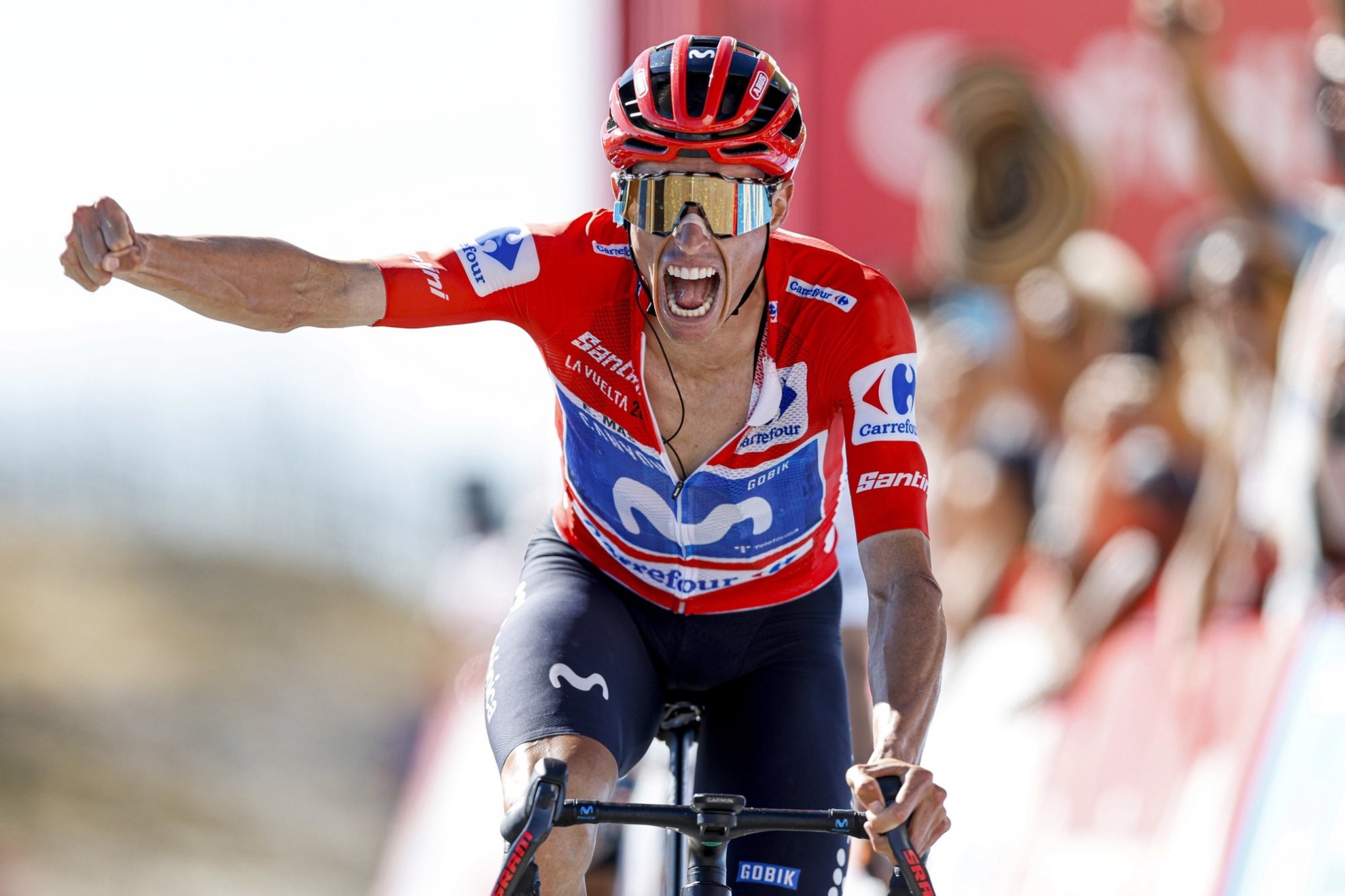 Superestrella en Aitana: Enric Mas se lleva la etapa y fortalece su liderato en LaVuelta
