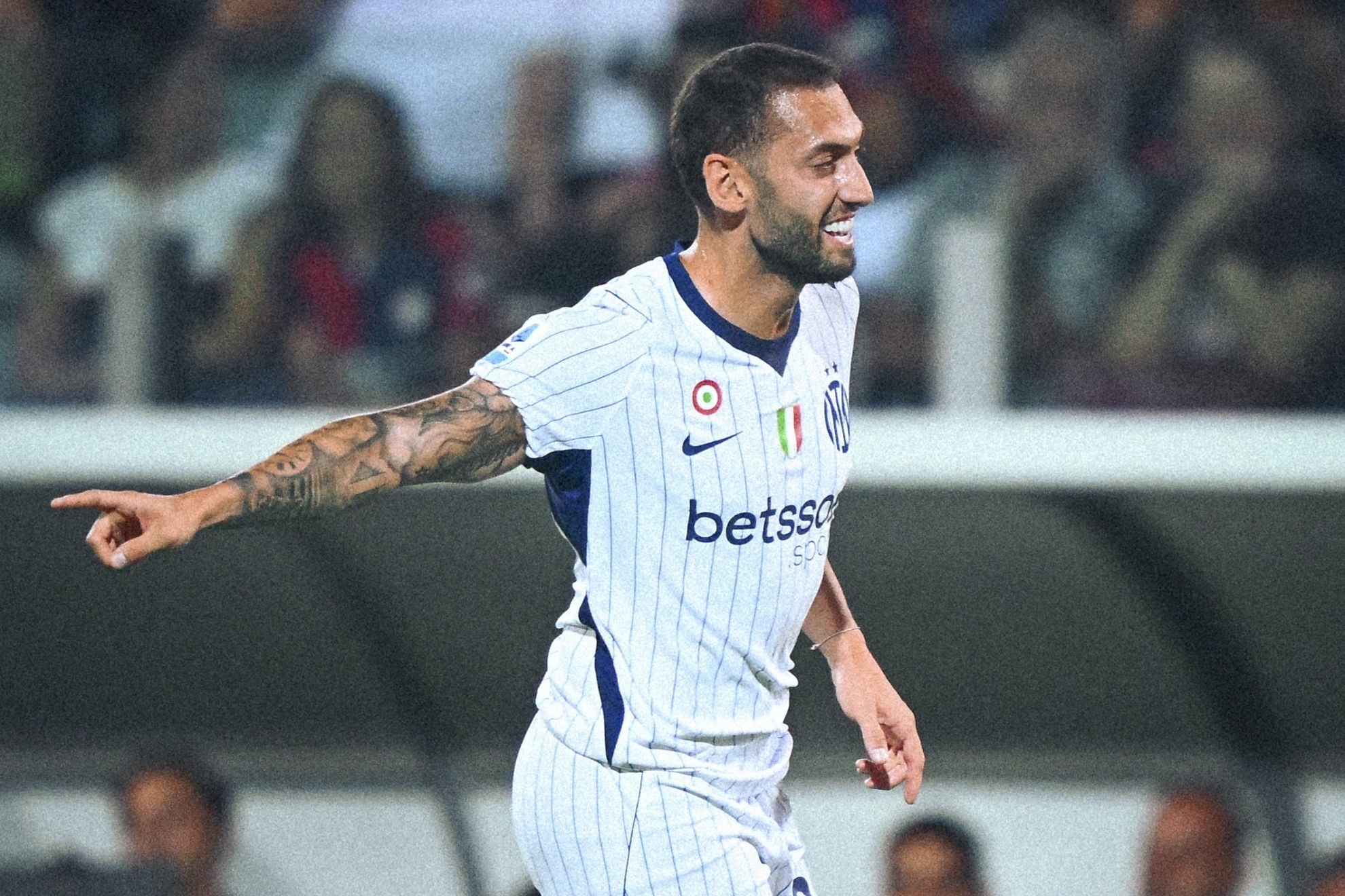 Calhanoglu, durante el partido contra el Cagliari @Inter