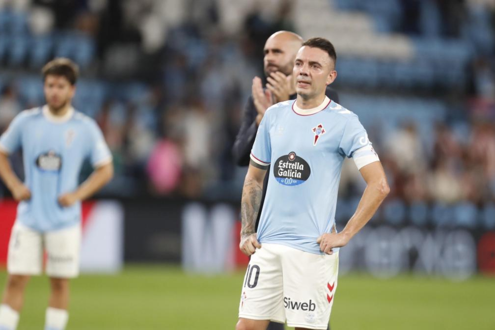 Aspas se mantiene serio