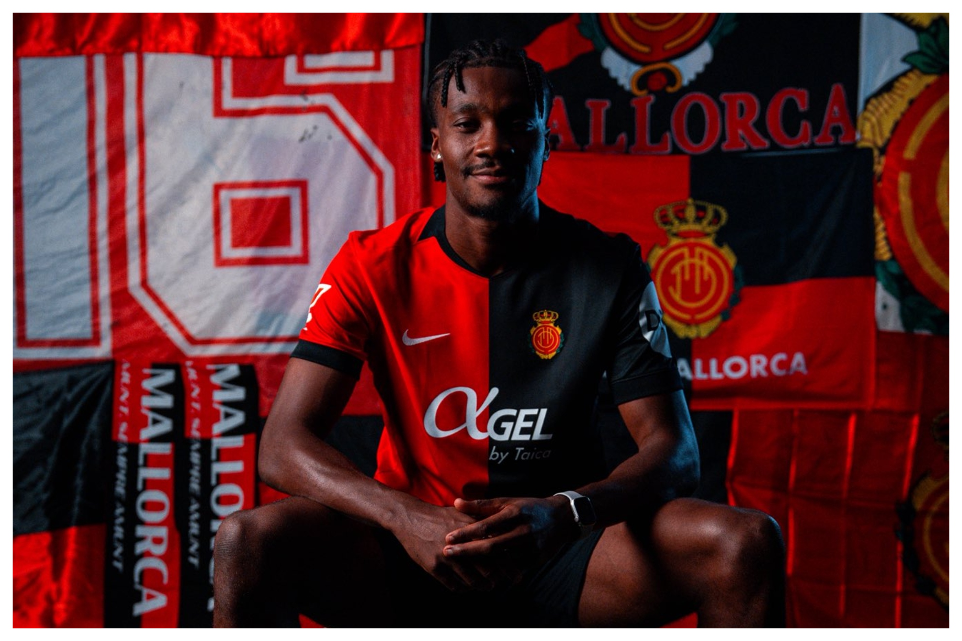 John Chetauya Donald ya es un bermellón más RCD MALLORCA