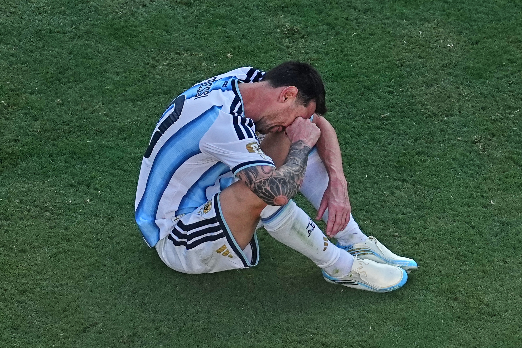Messi llora tras la derrota en la final del Mundial ante España. MATT ROURKE