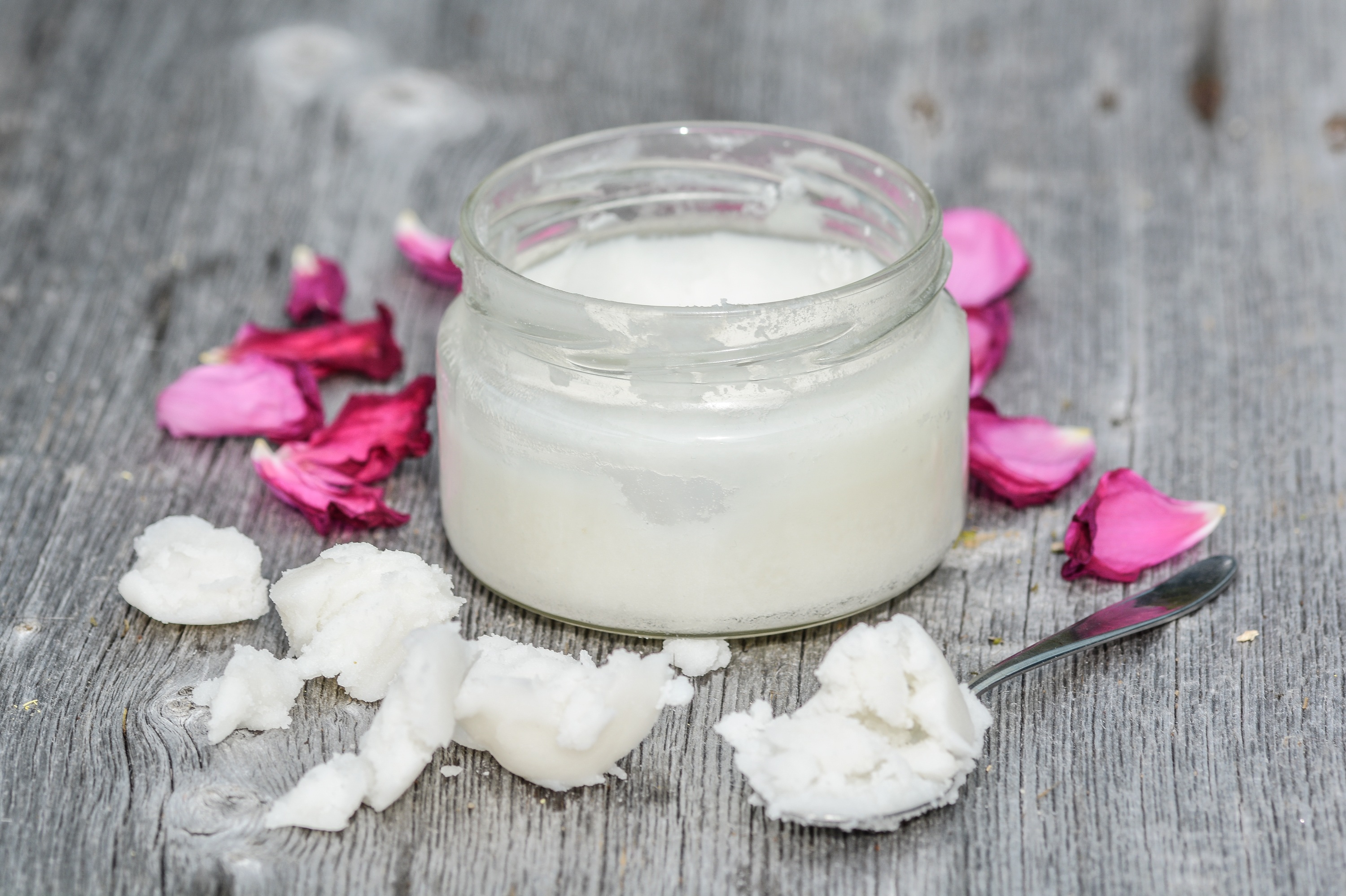 El aceite de coco se usa en ocasiones para hacer oil pulling