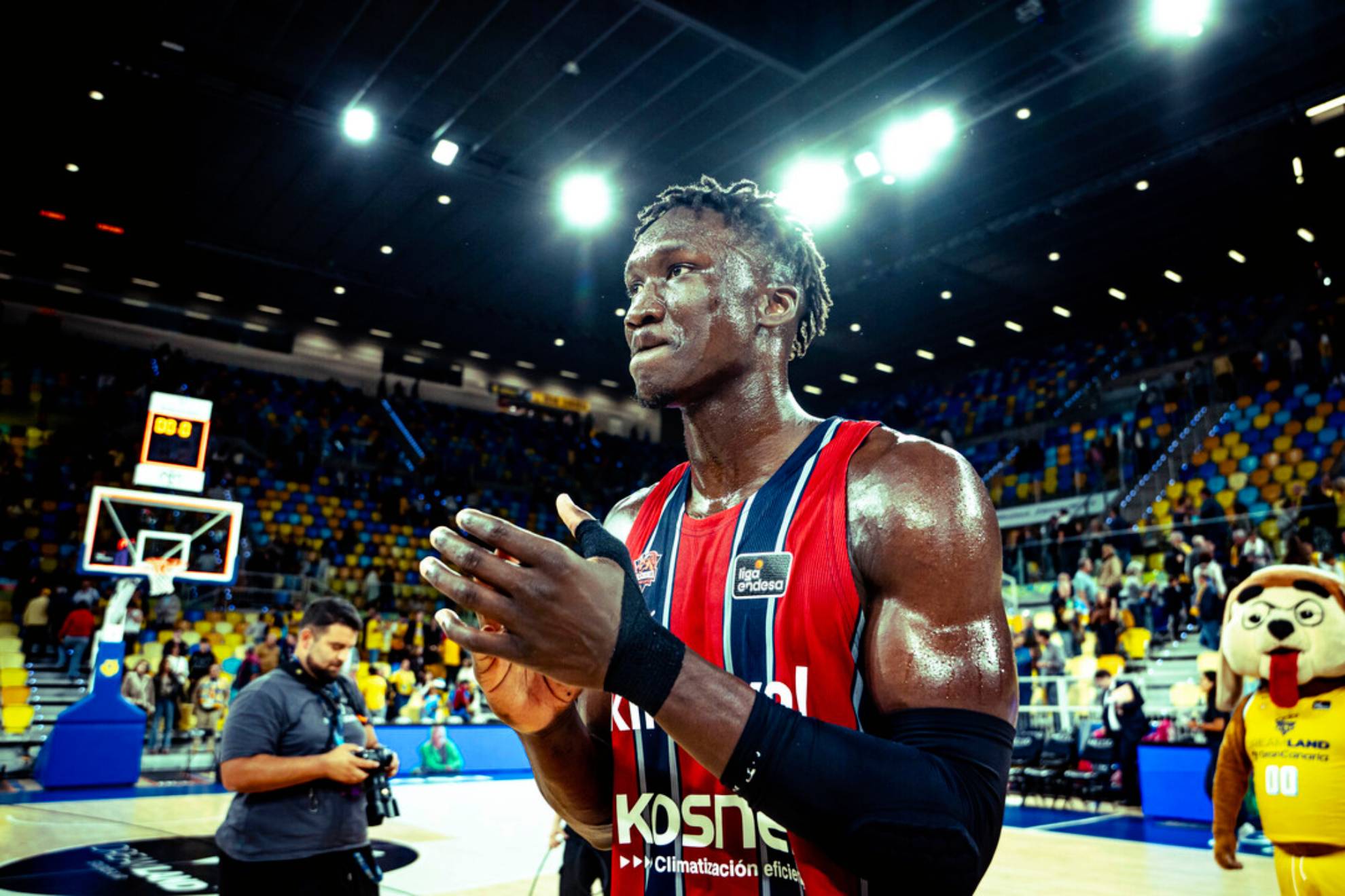 . ACB PHOTO