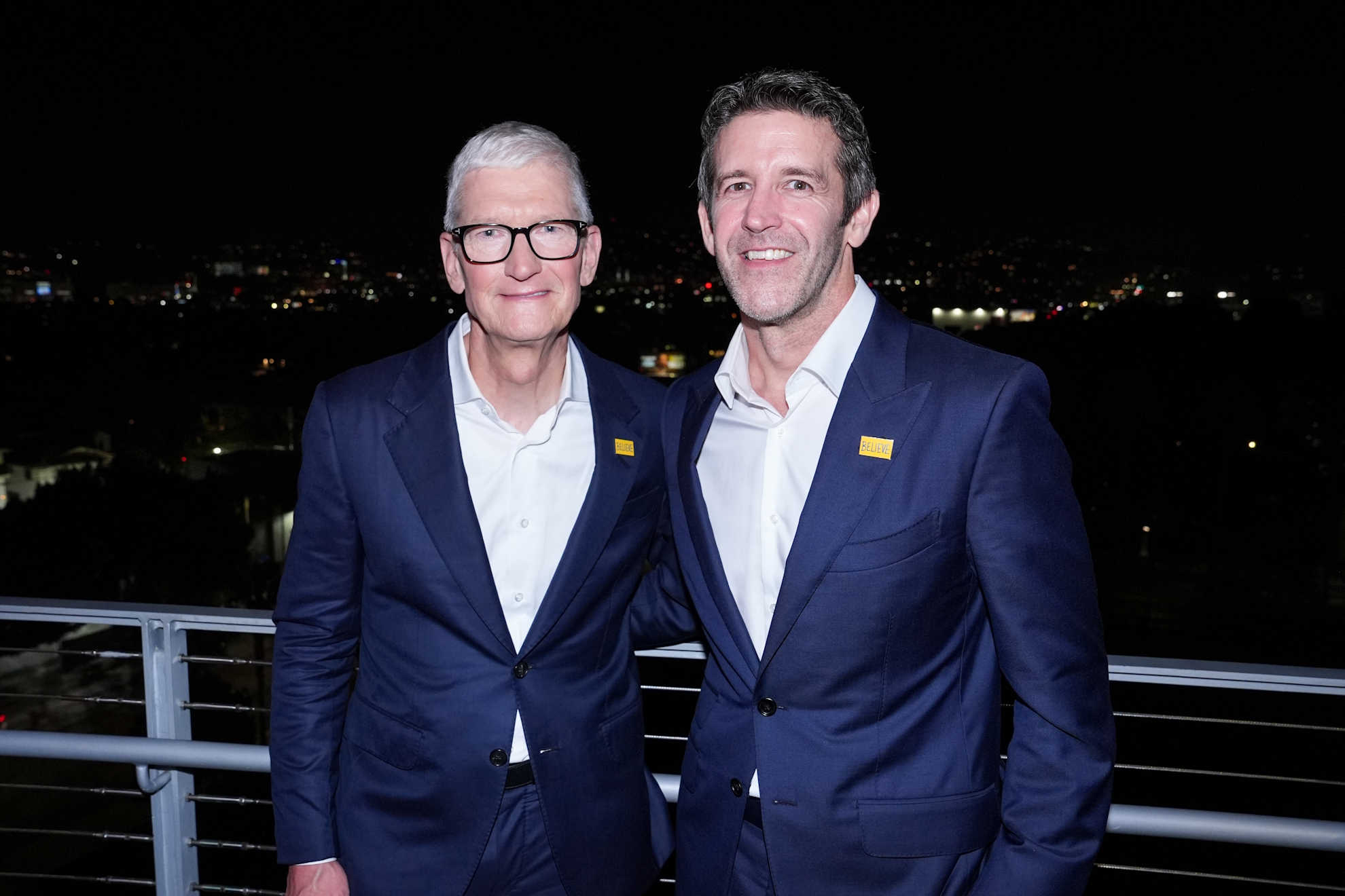Tim Cook y John Ternus, el nuevo CEO de Apple.